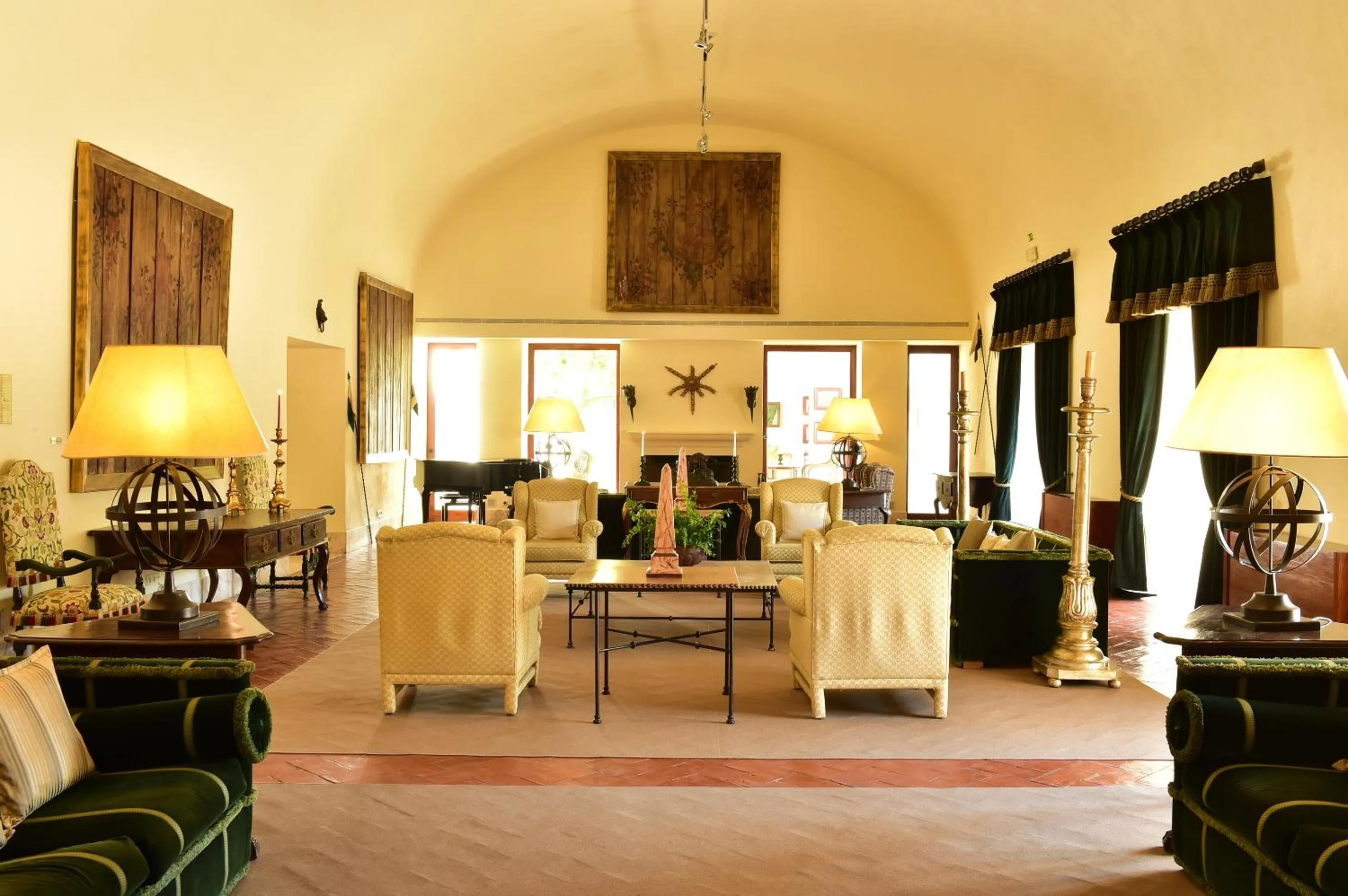 Communal lounge/ TV room in Pousada Convento de Vila Viçosa