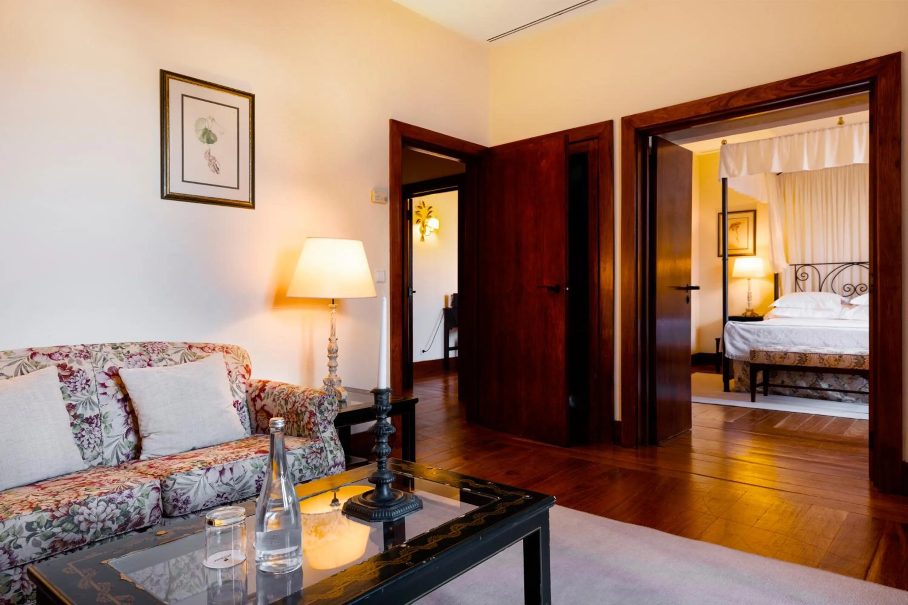 Living room, Bed in Pousada Convento de Vila Viçosa