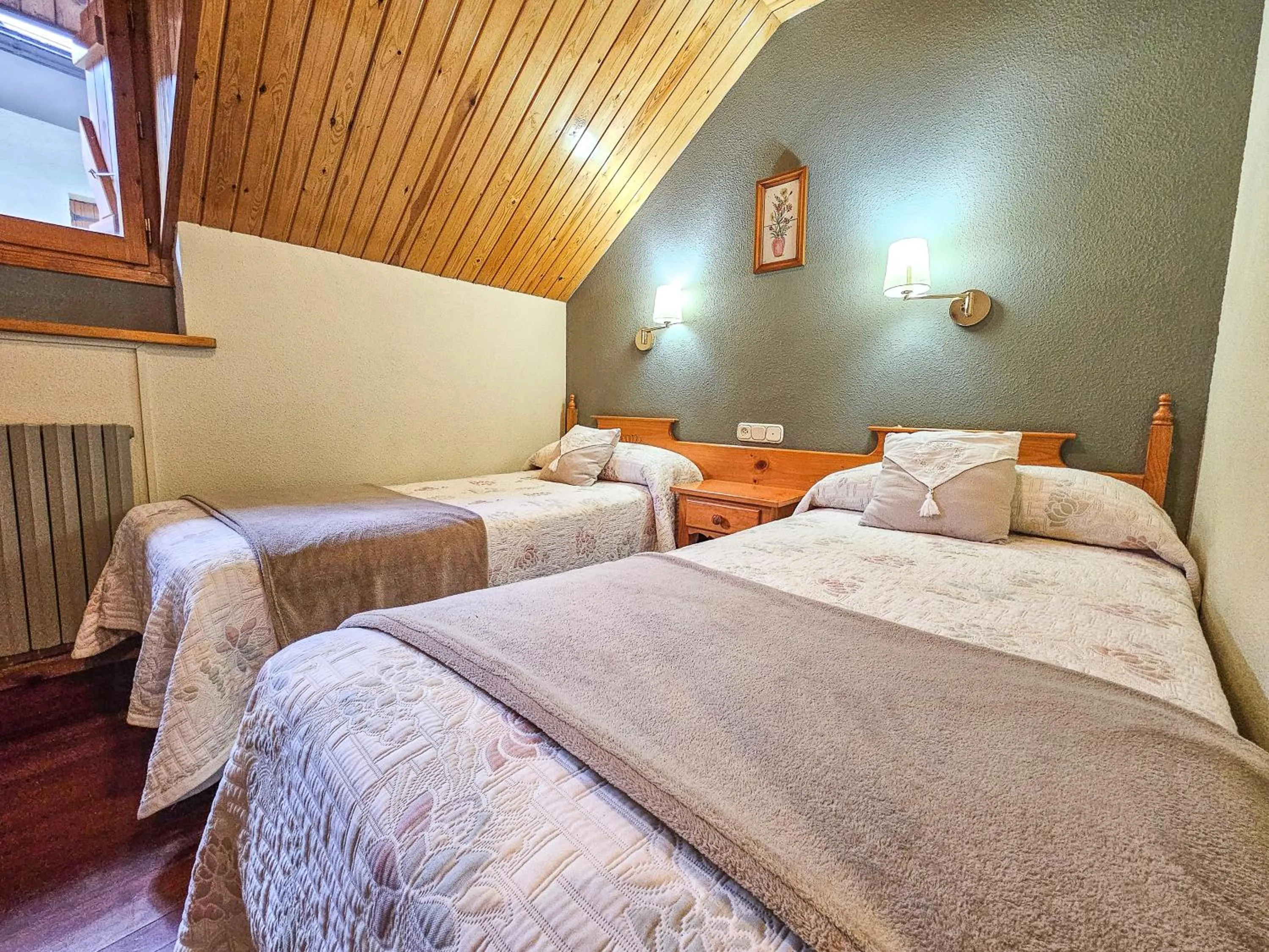 Bed in Hotel Casa Morlans 3000