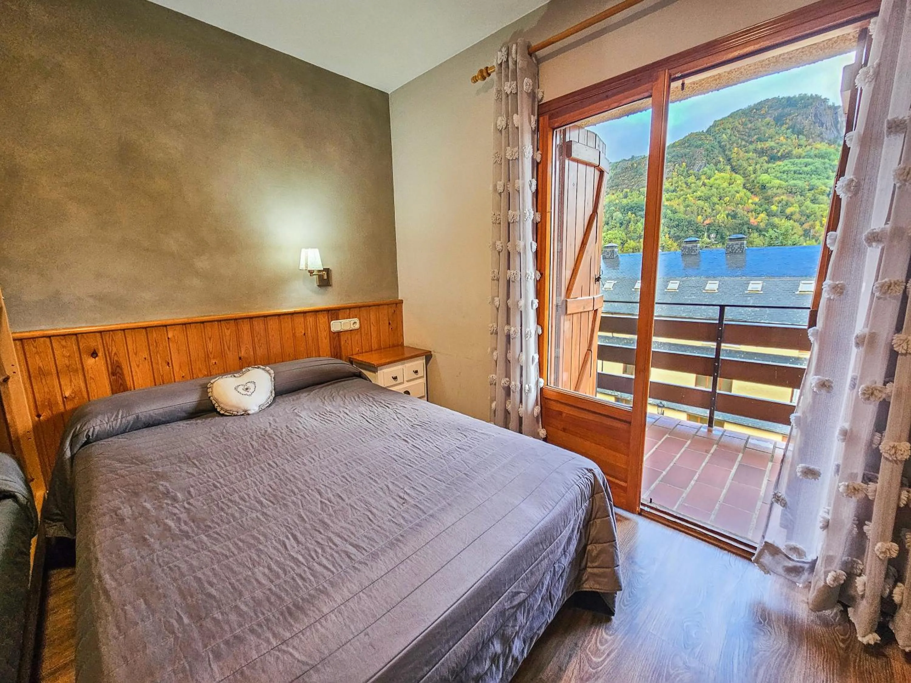 Bed in Hotel Casa Morlans 3000