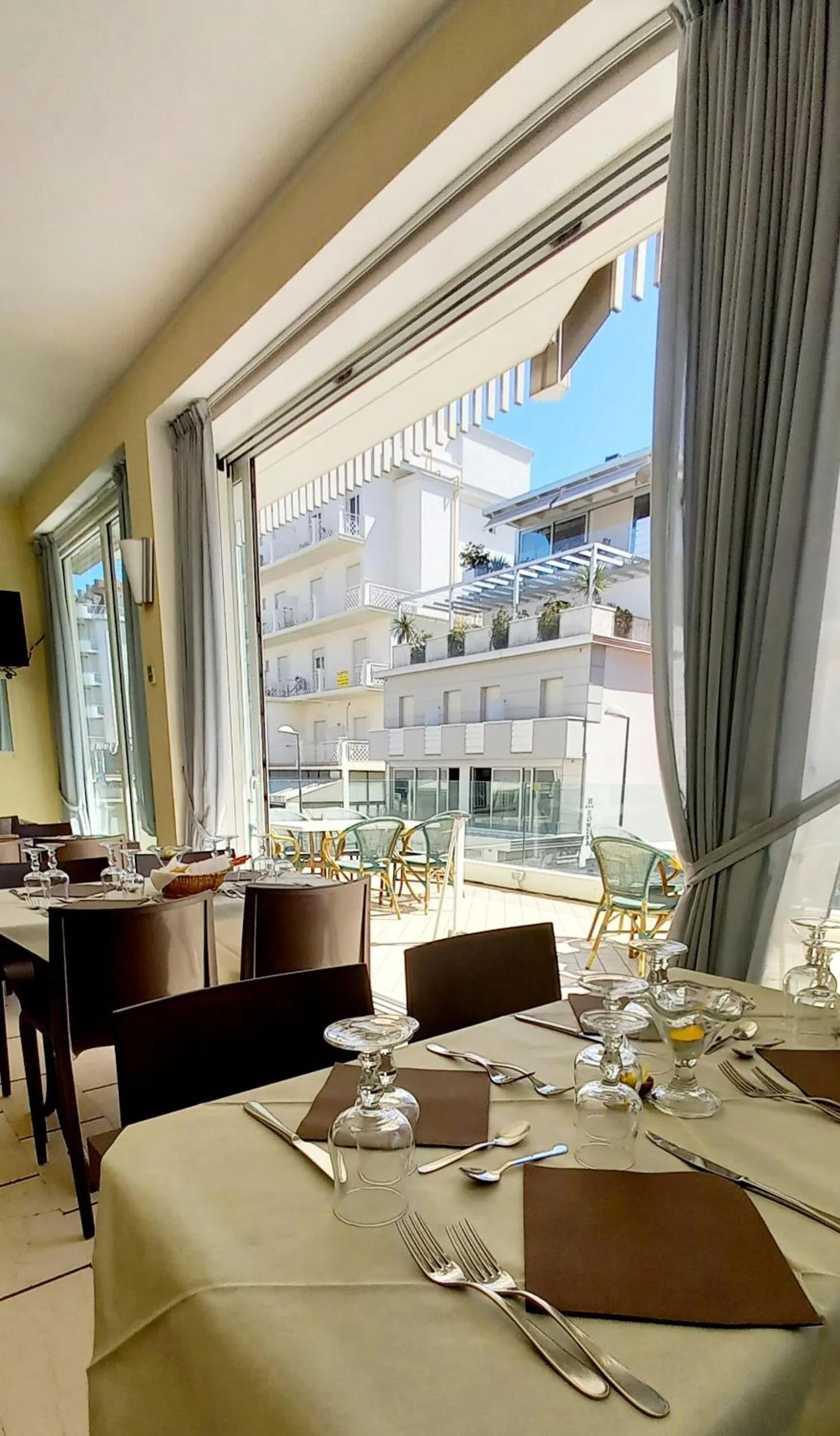 Restaurant/places to eat in Hotel Brotas