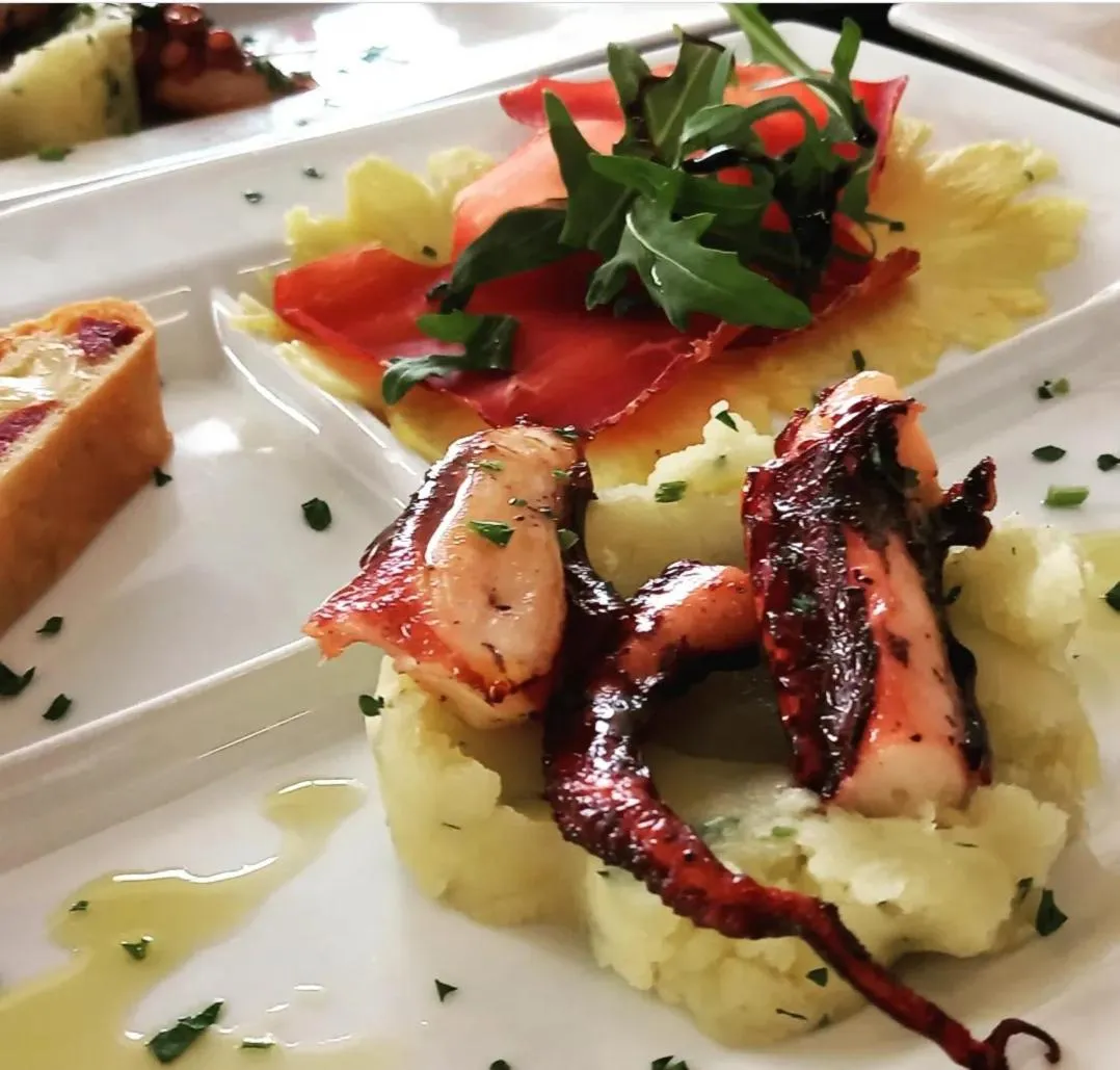 Restaurant/places to eat in Hotel Brotas