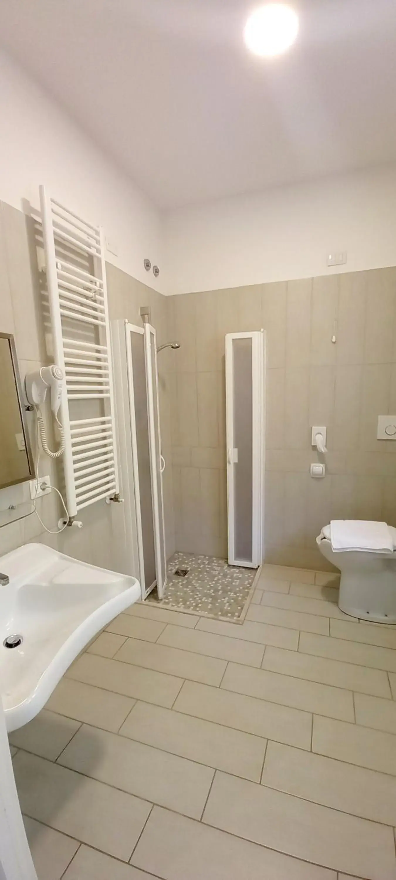 Triple Room - Disability Access in Hotel Brotas Triple Room - Disability Access in Hotel Brotas