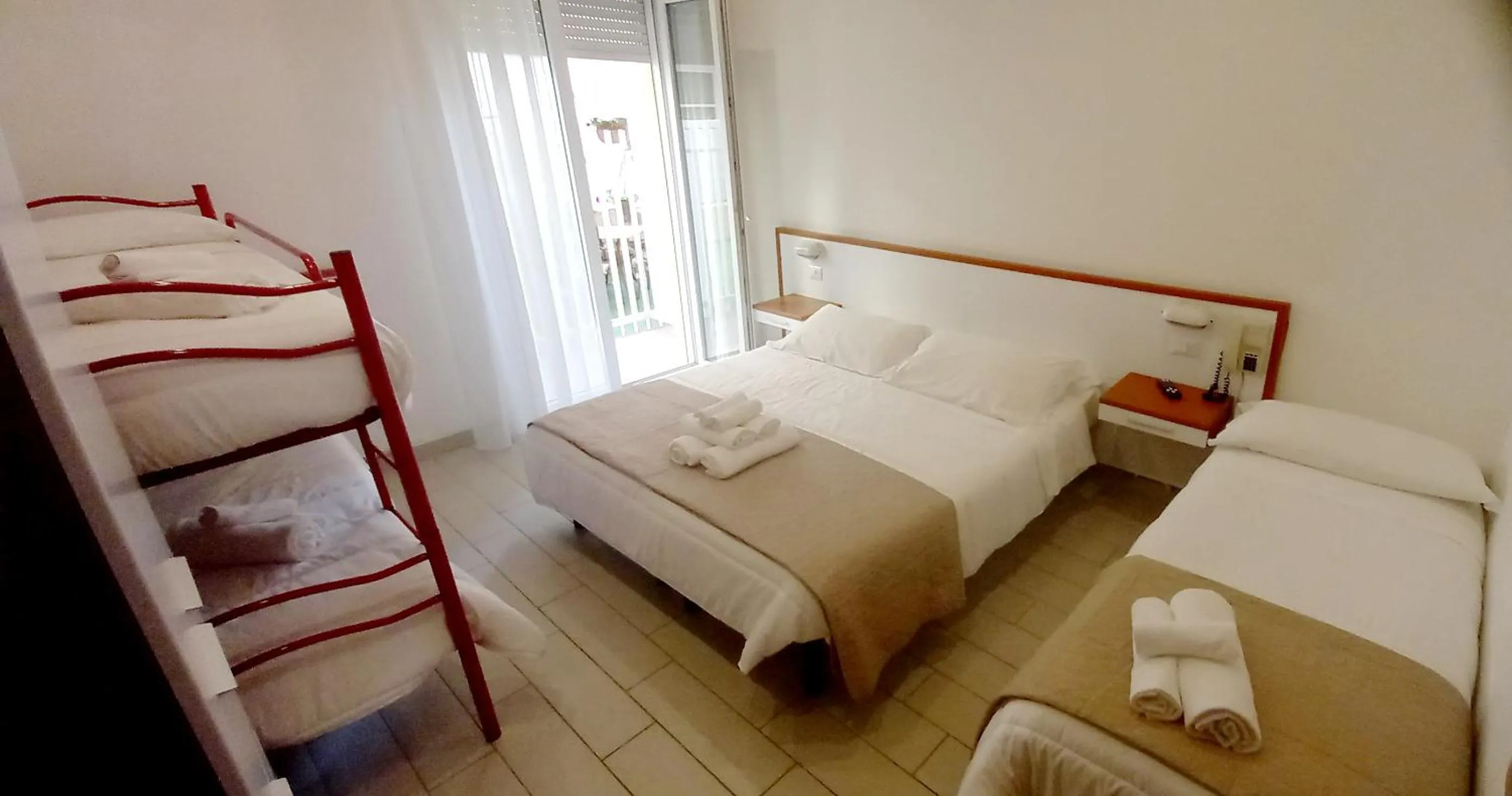 Family Room with Balcony in Hotel Brotas