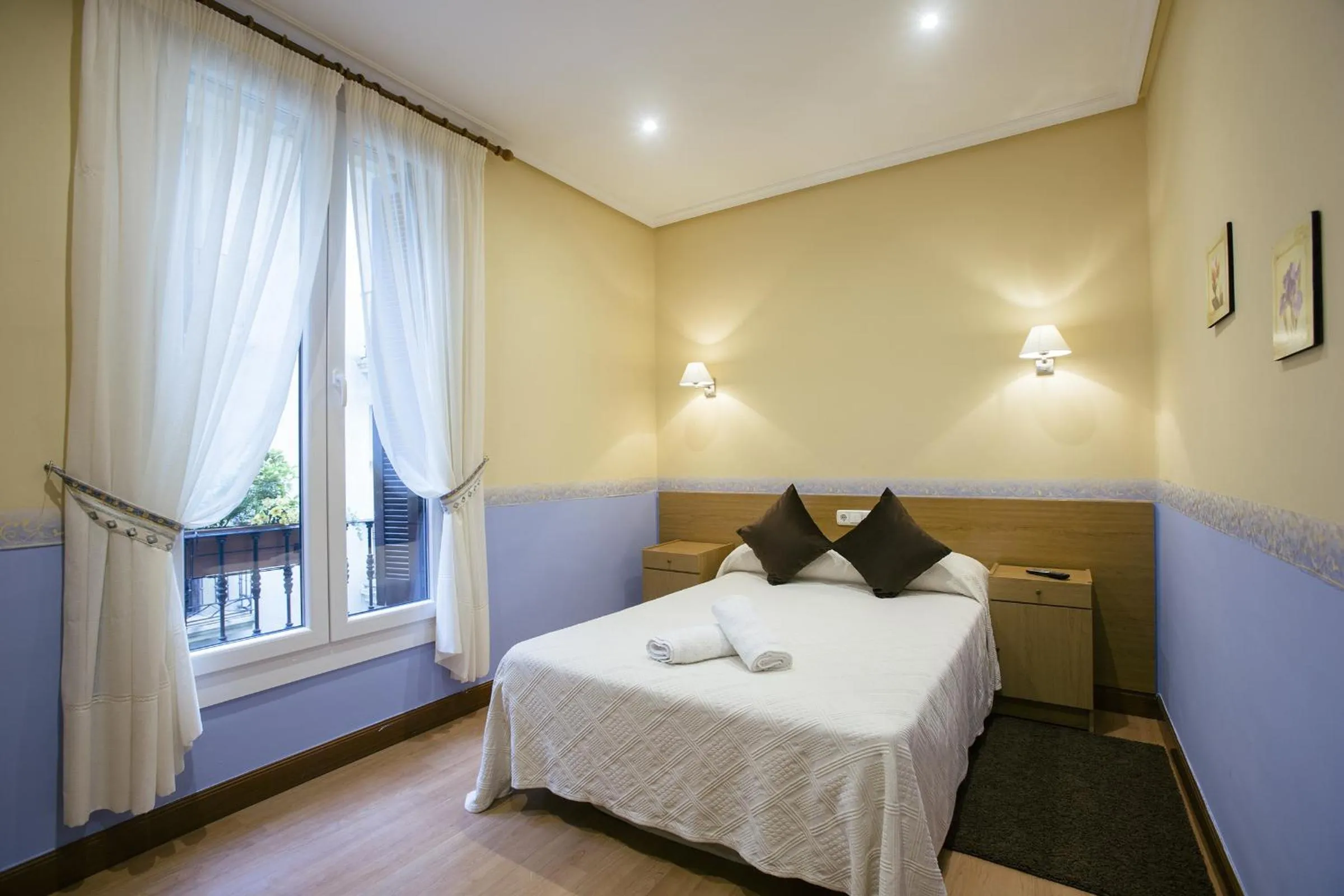 Day, Bed in Pensión San Jerónimo