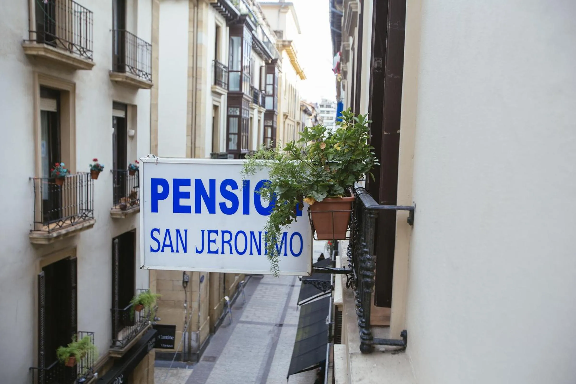 Facade/entrance in Pensión San Jerónimo