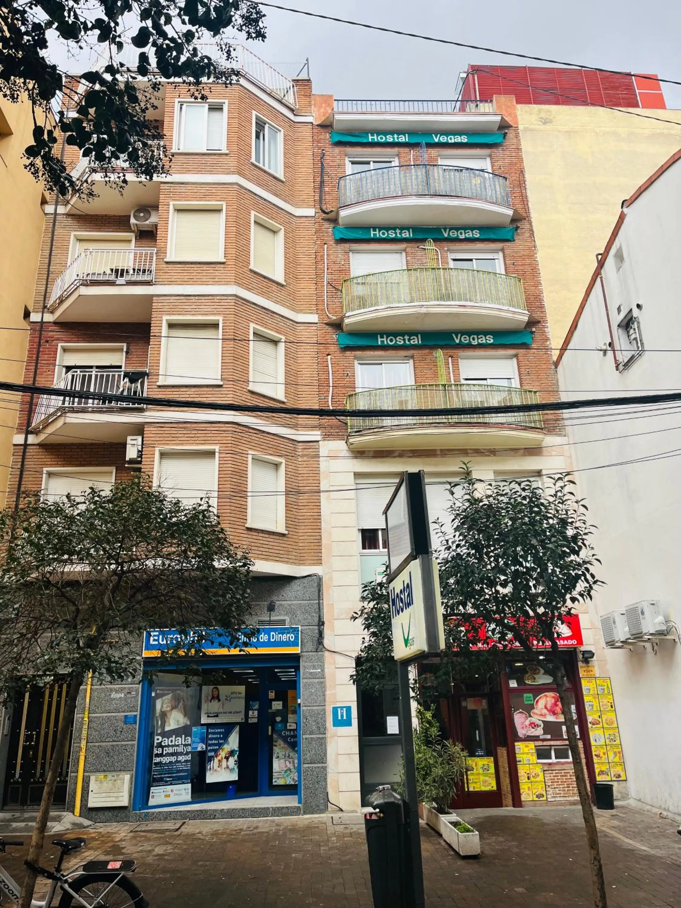 Facade/entrance in Hostal Las Vegas