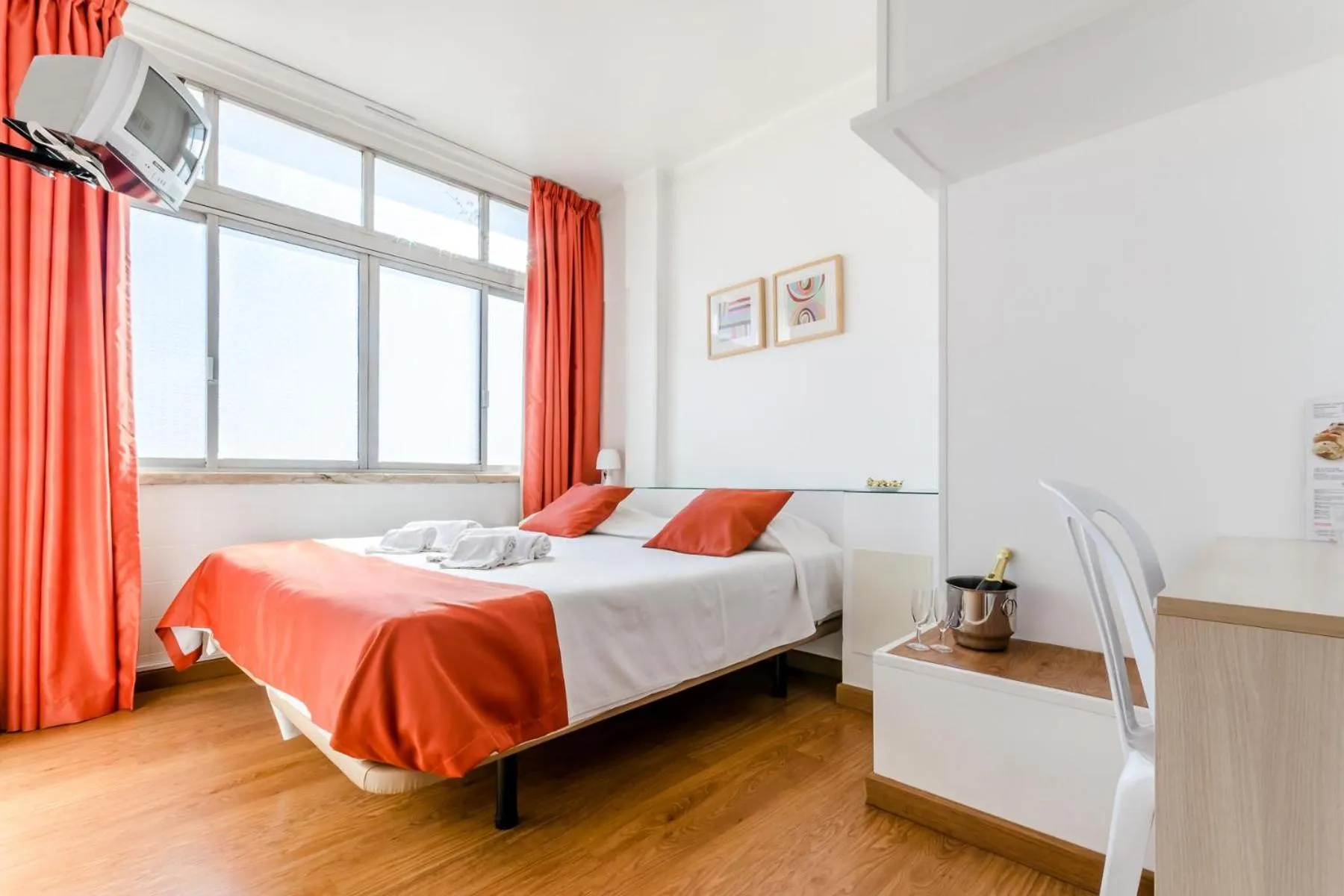 Bed in Residencial Jardim da Amadora