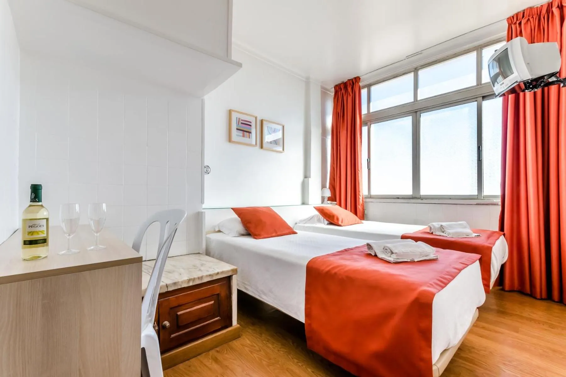 Bed in Residencial Jardim da Amadora