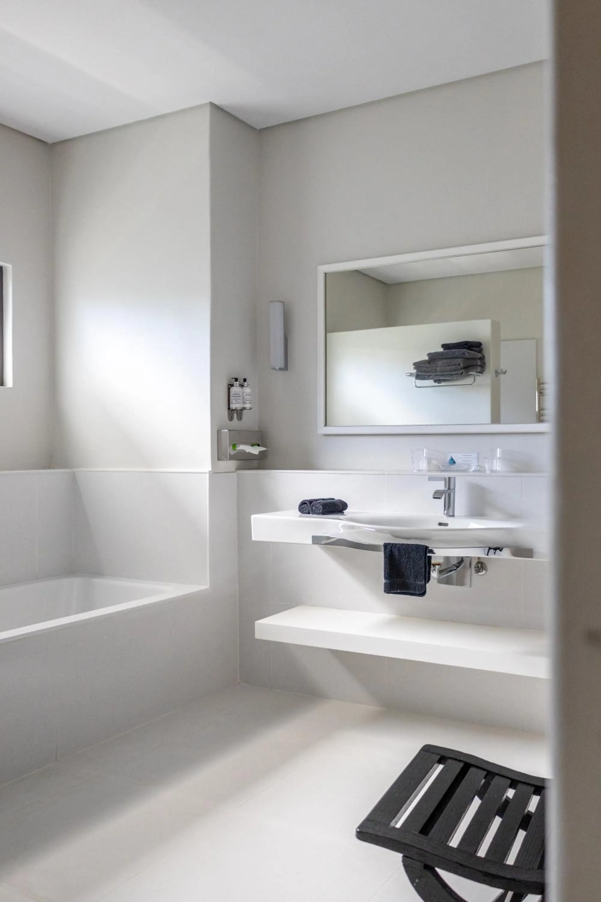 Bathroom in Schulphoek Seafront House