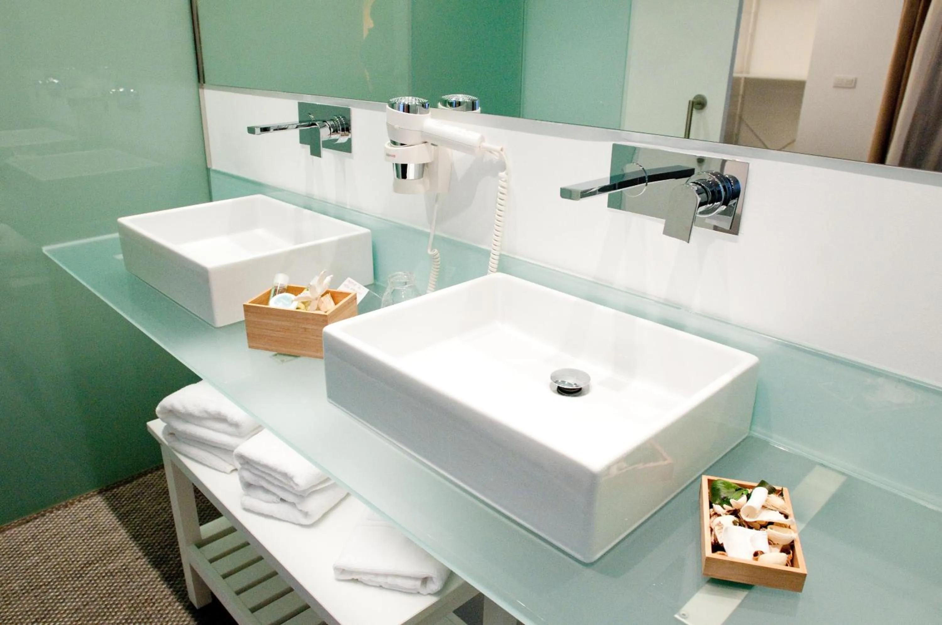 Bathroom in Artrip Hotel