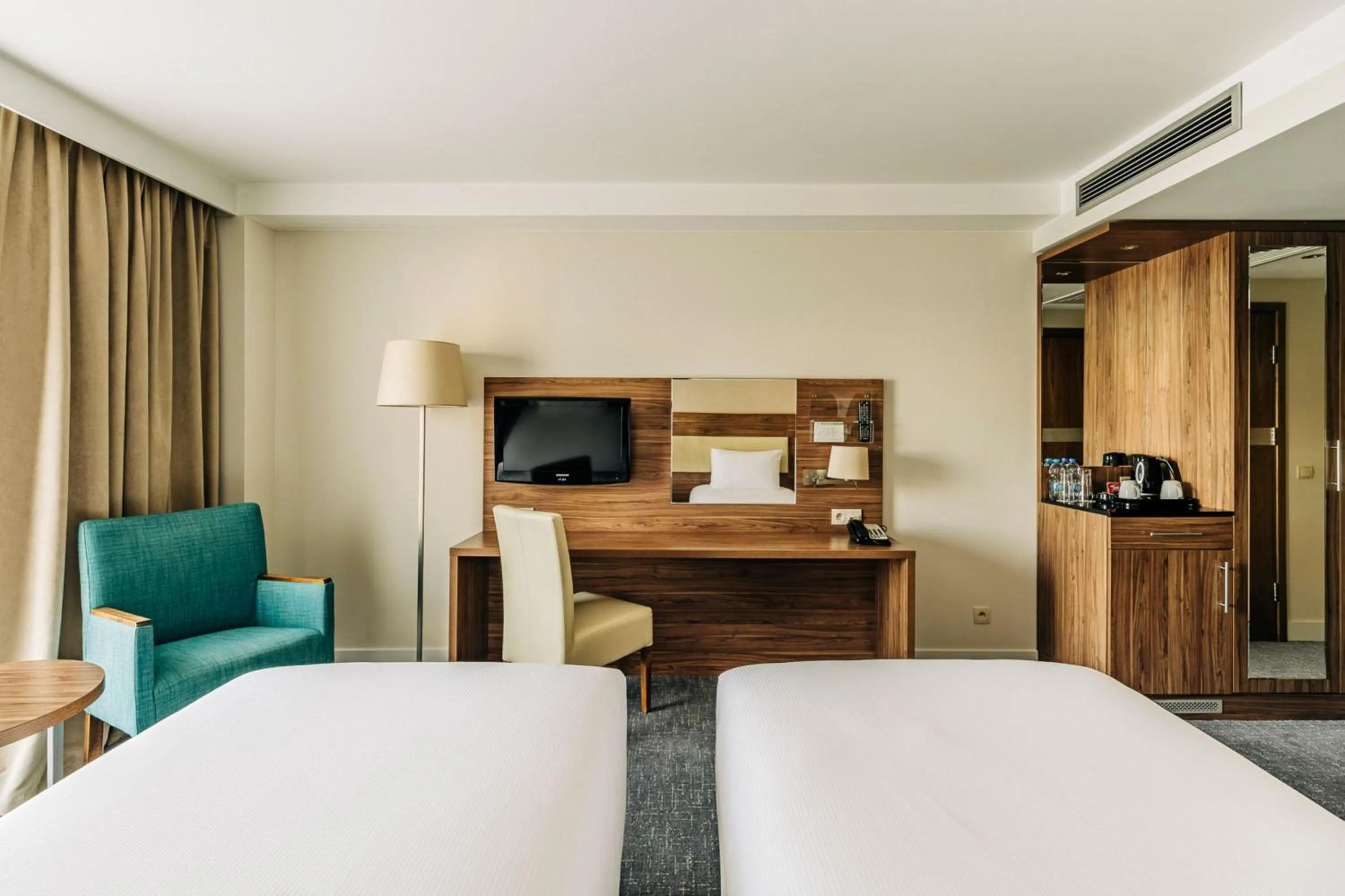 Photo of the whole room, Bed in Holiday Inn Łódź by IHG