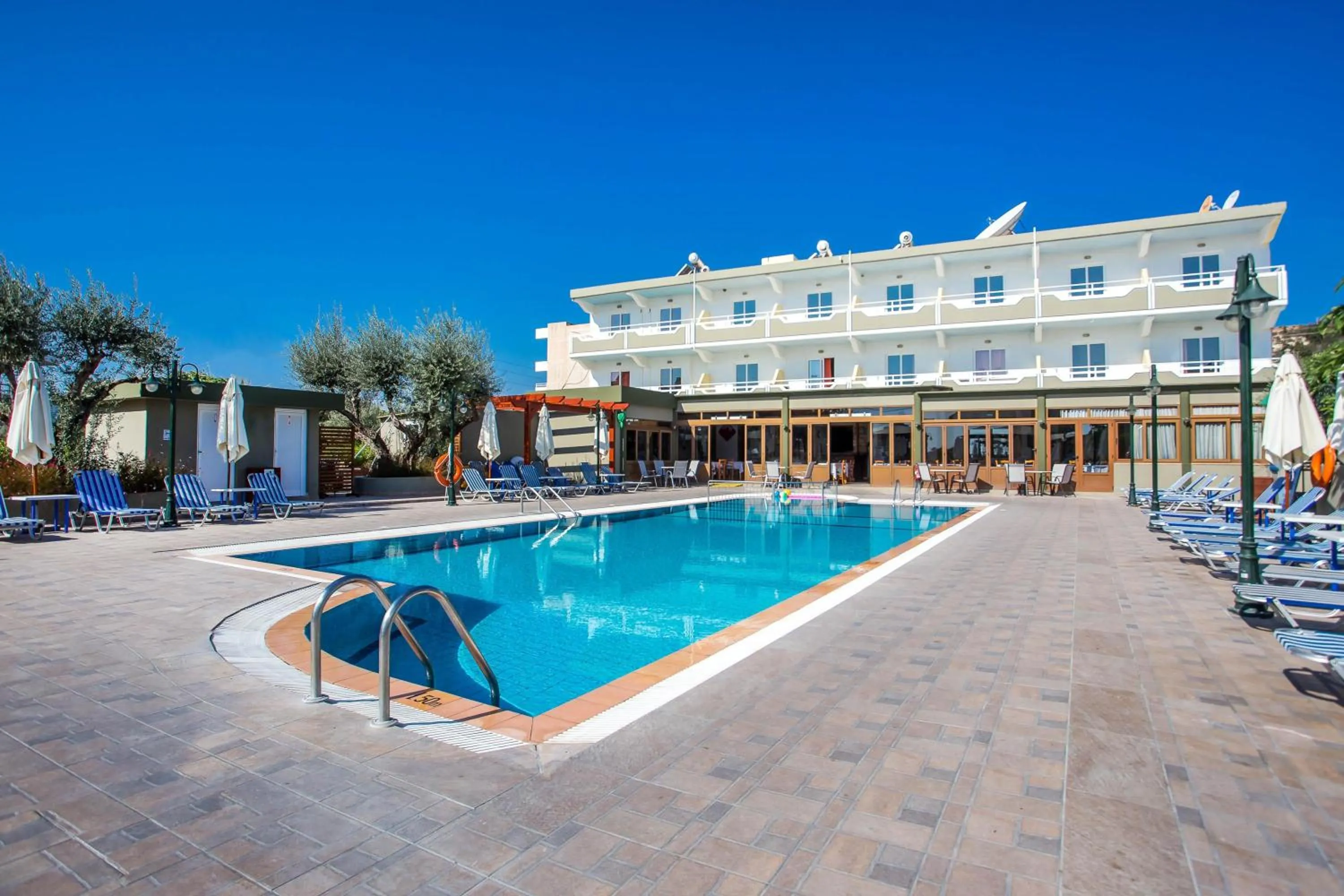 Swimming pool in Georgia Plus - All Inclusive