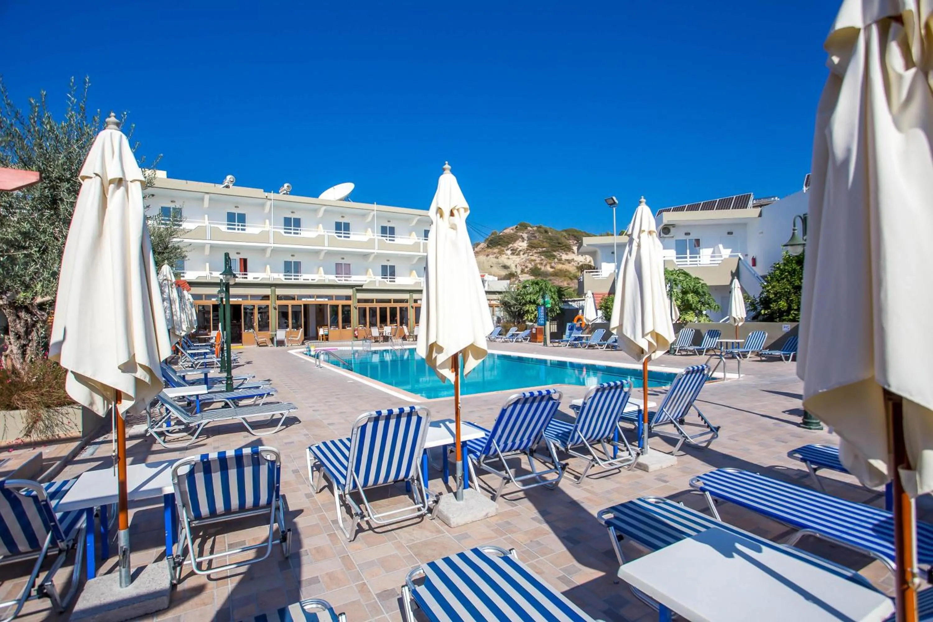 Swimming pool in Georgia Plus - All Inclusive