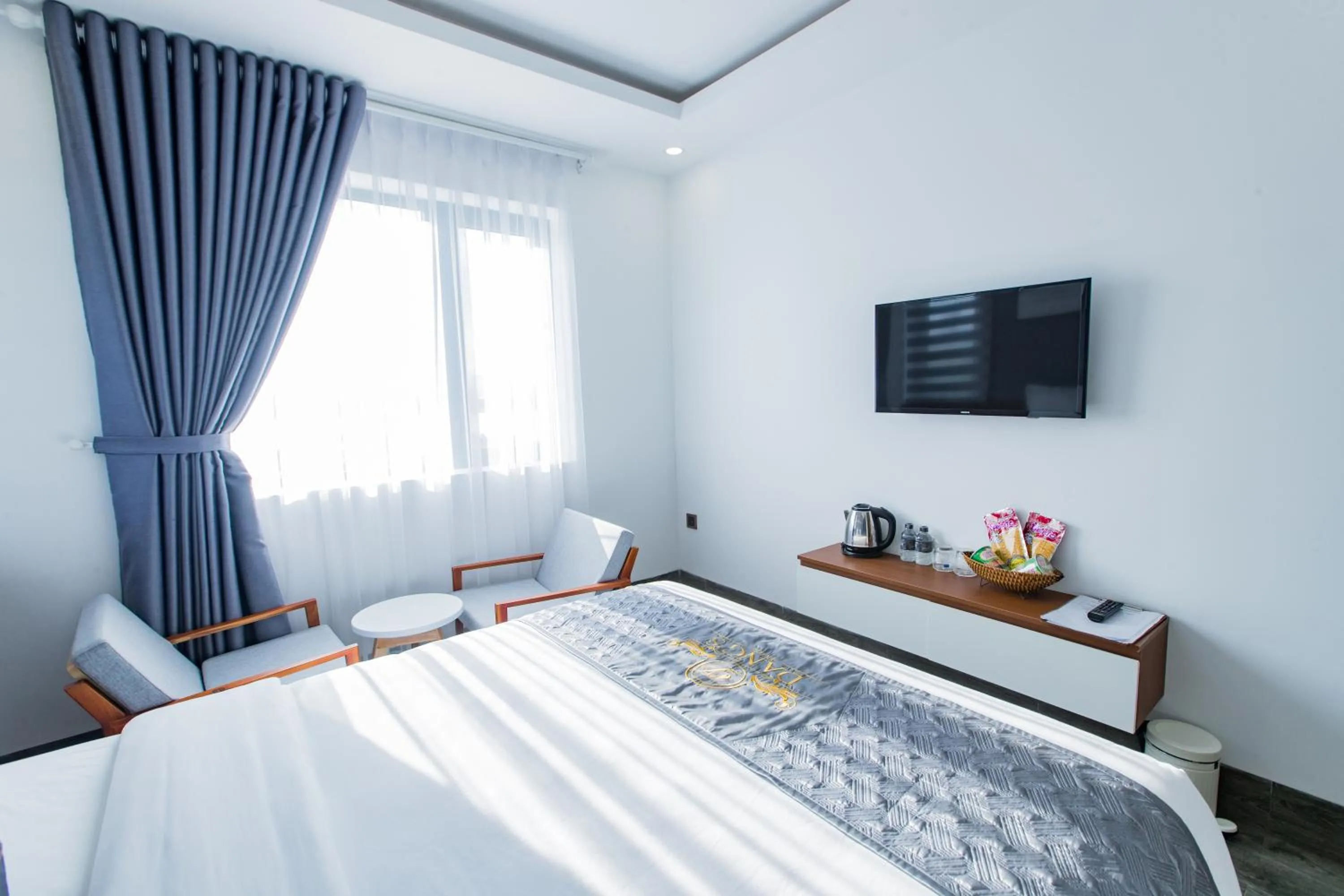 Photo of the whole room, Bed in Dang's Hotel