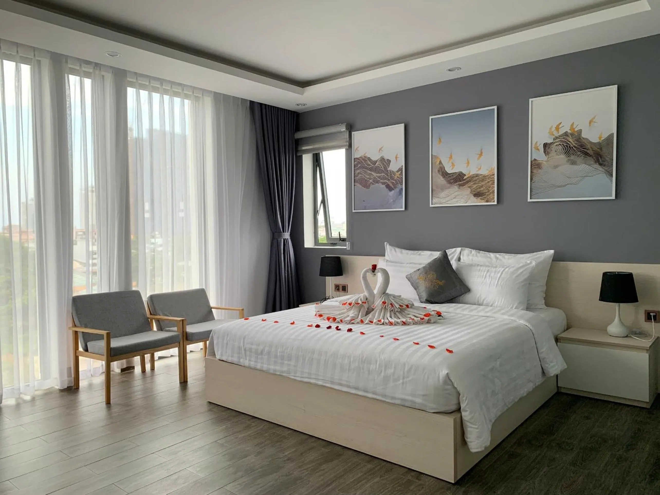 Photo of the whole room, Bed in Dang's Hotel