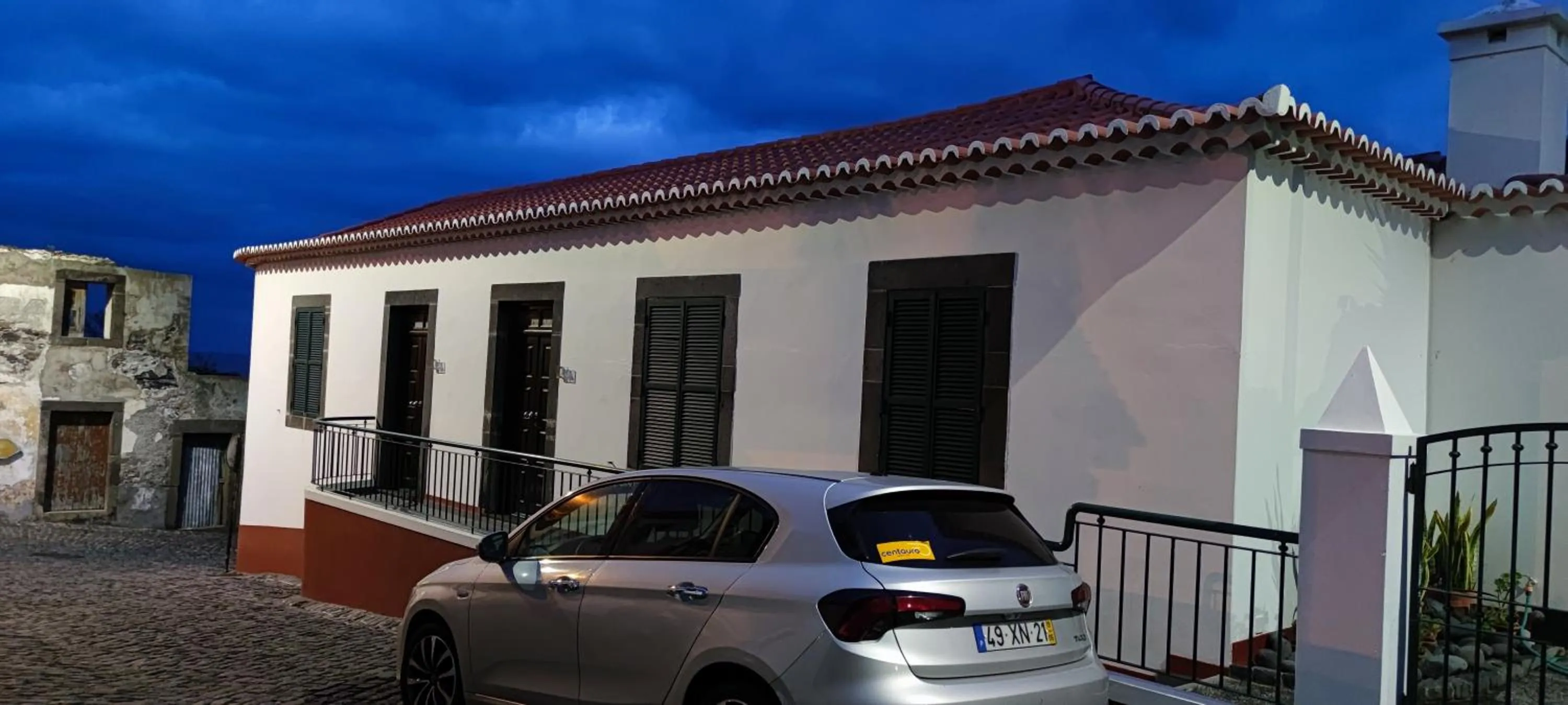 Property building in Casa da Capelinha