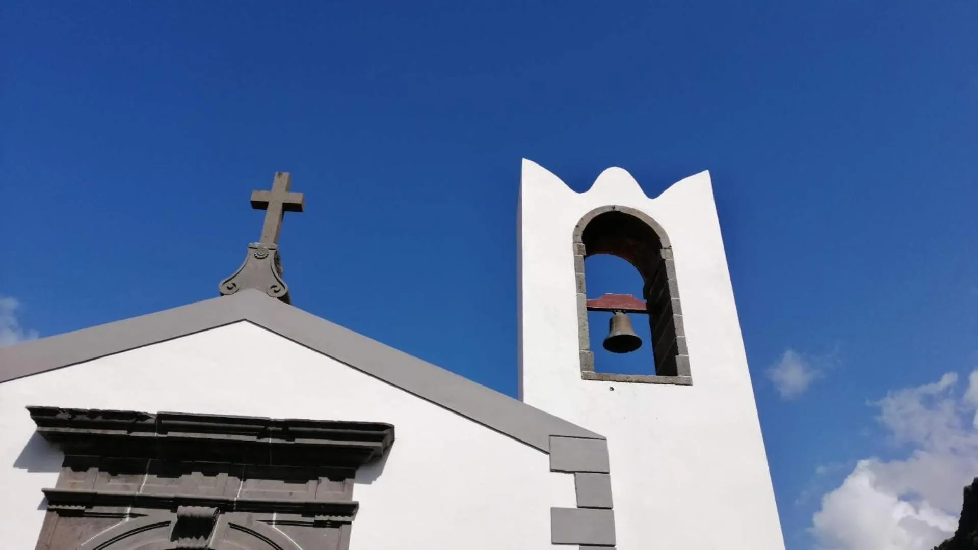 Property building in Casa da Capelinha