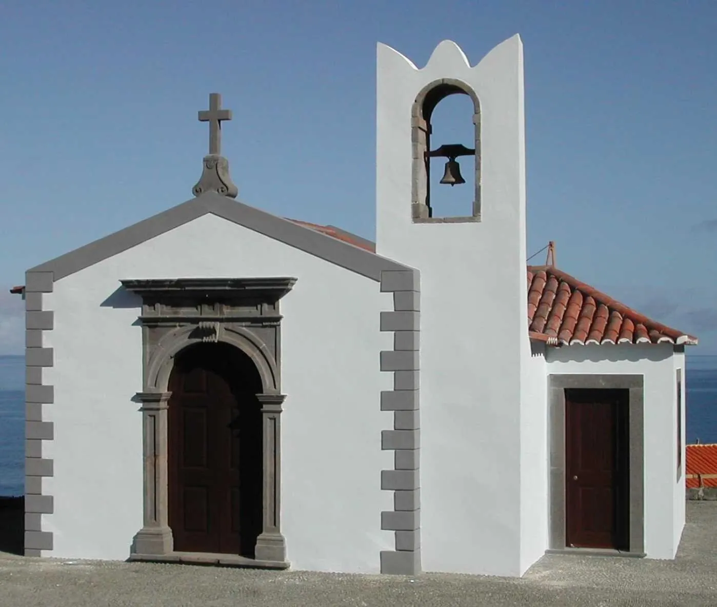 Property building in Casa da Capelinha