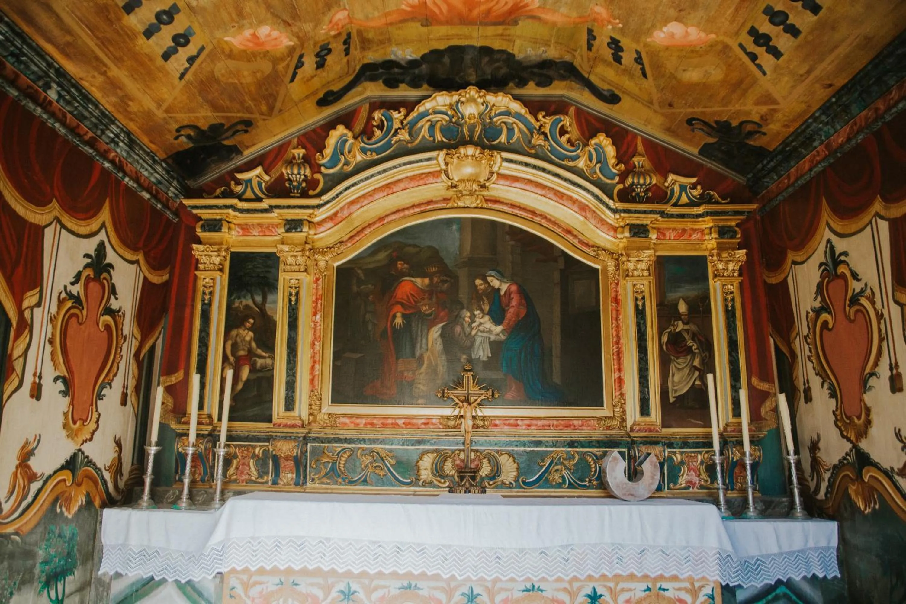 Property building in Casa da Capelinha