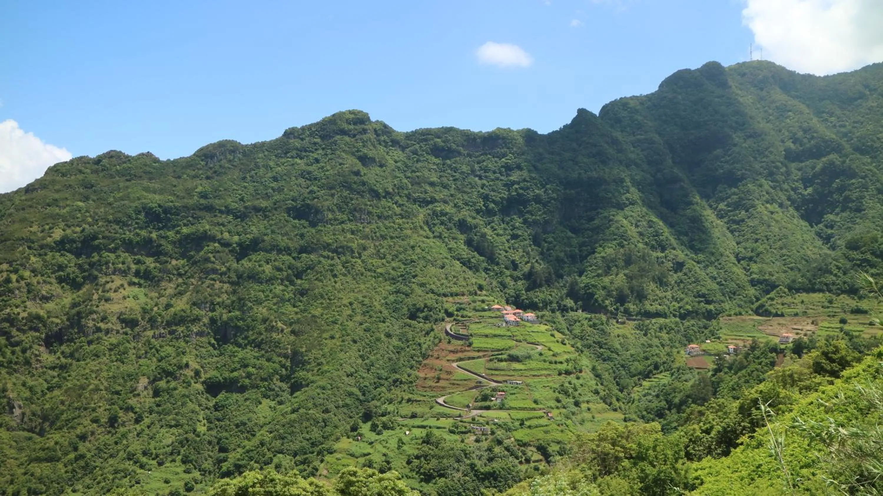 Property building in Casa da Capelinha