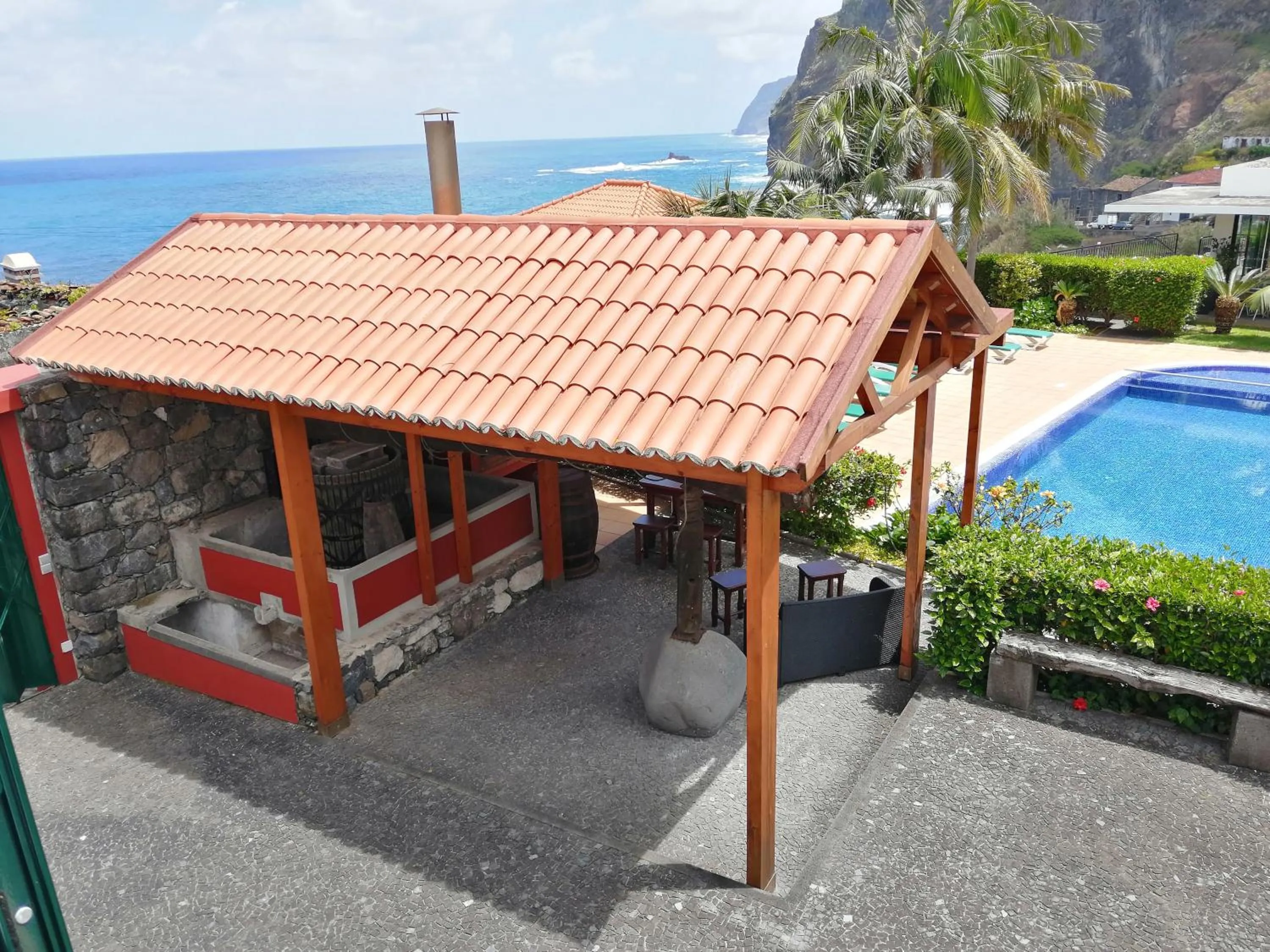 Pool view in Casa da Capelinha