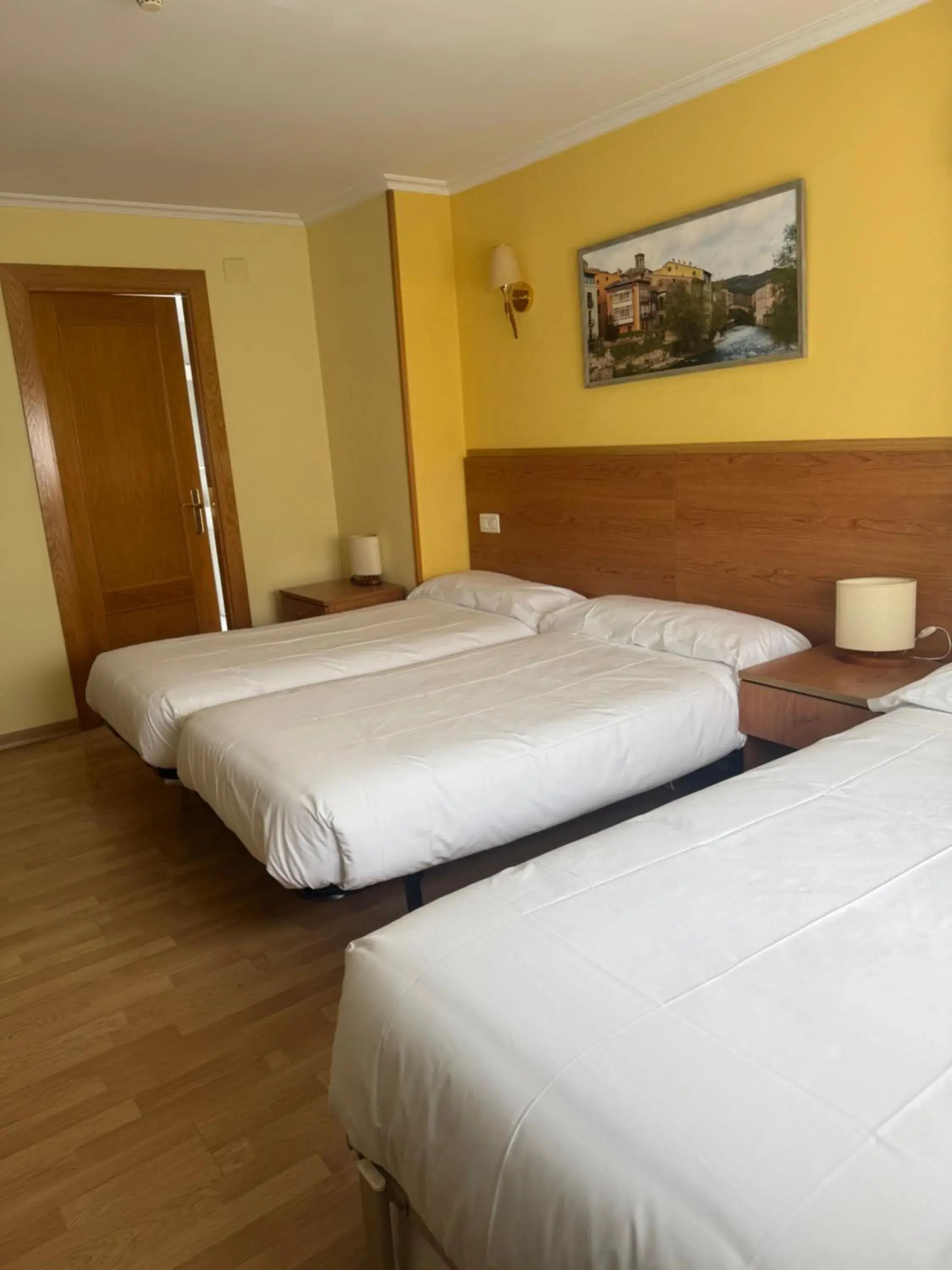 Classic Quadruple Room in Hostal El Volante Classic Quadruple Room in Hostal El Volante