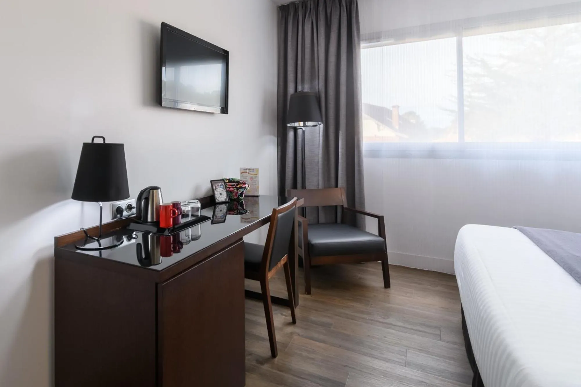 Photo of the whole room, Bed in Hype Hôtel