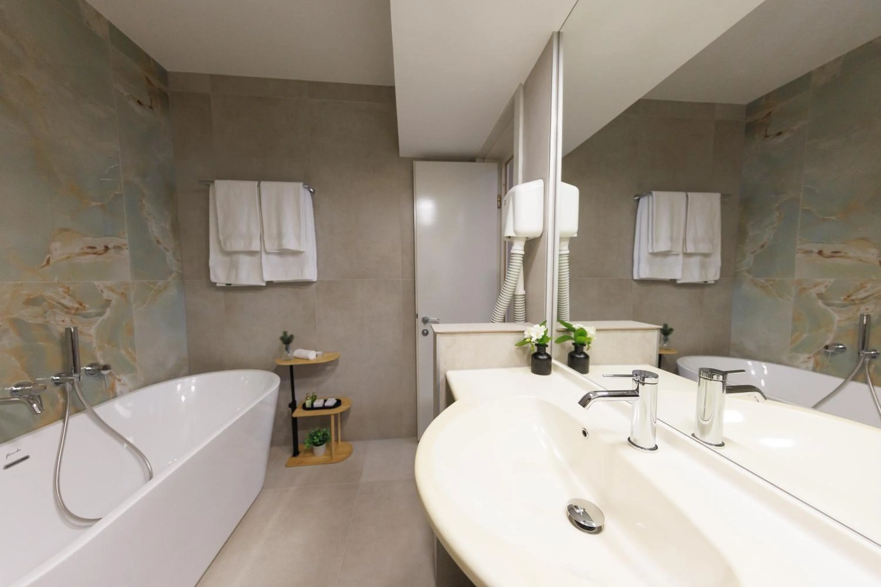 Hotel Fenyõ Conference & Spa