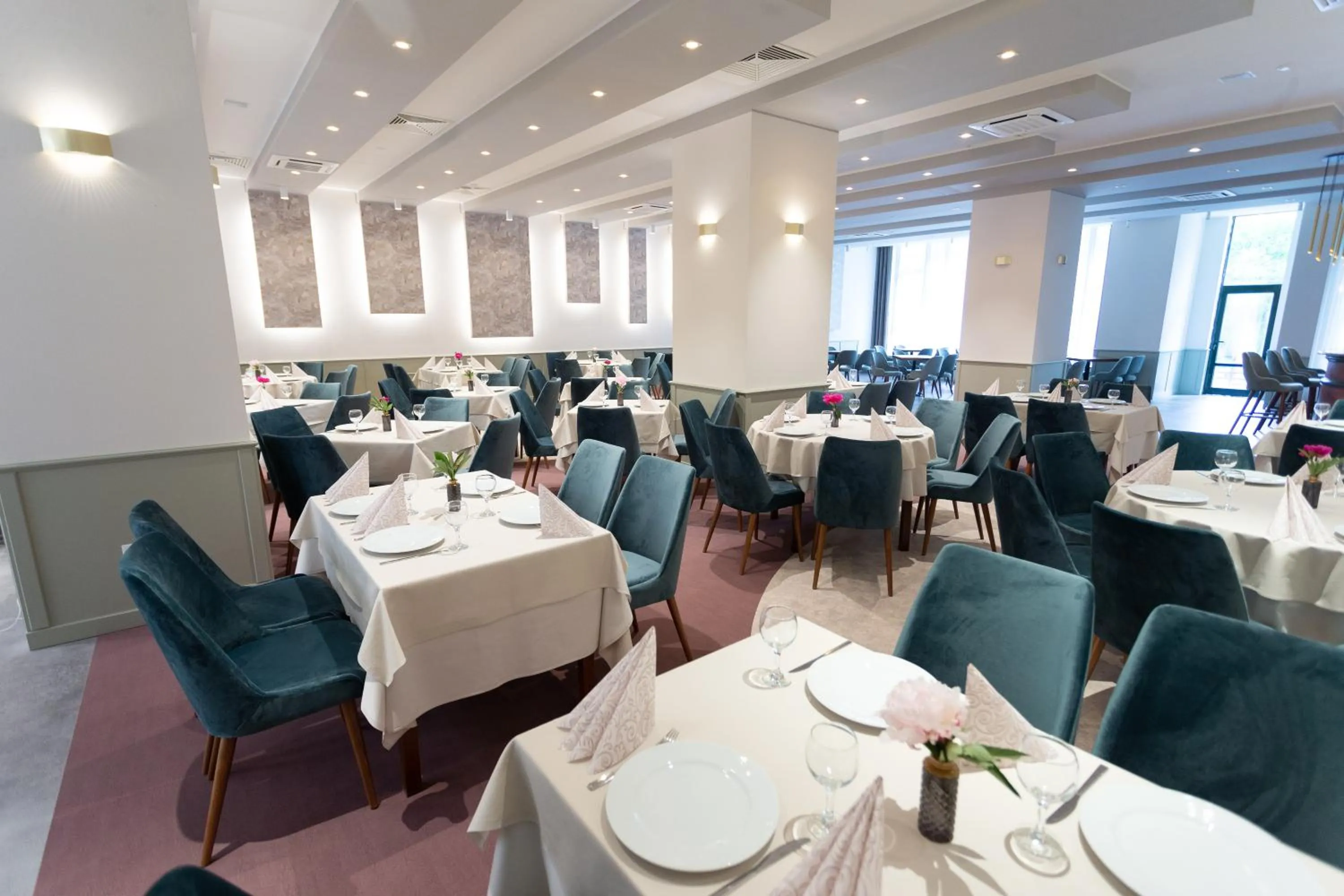 Restaurant/places to eat in Hotel Fenyõ Conference & Spa