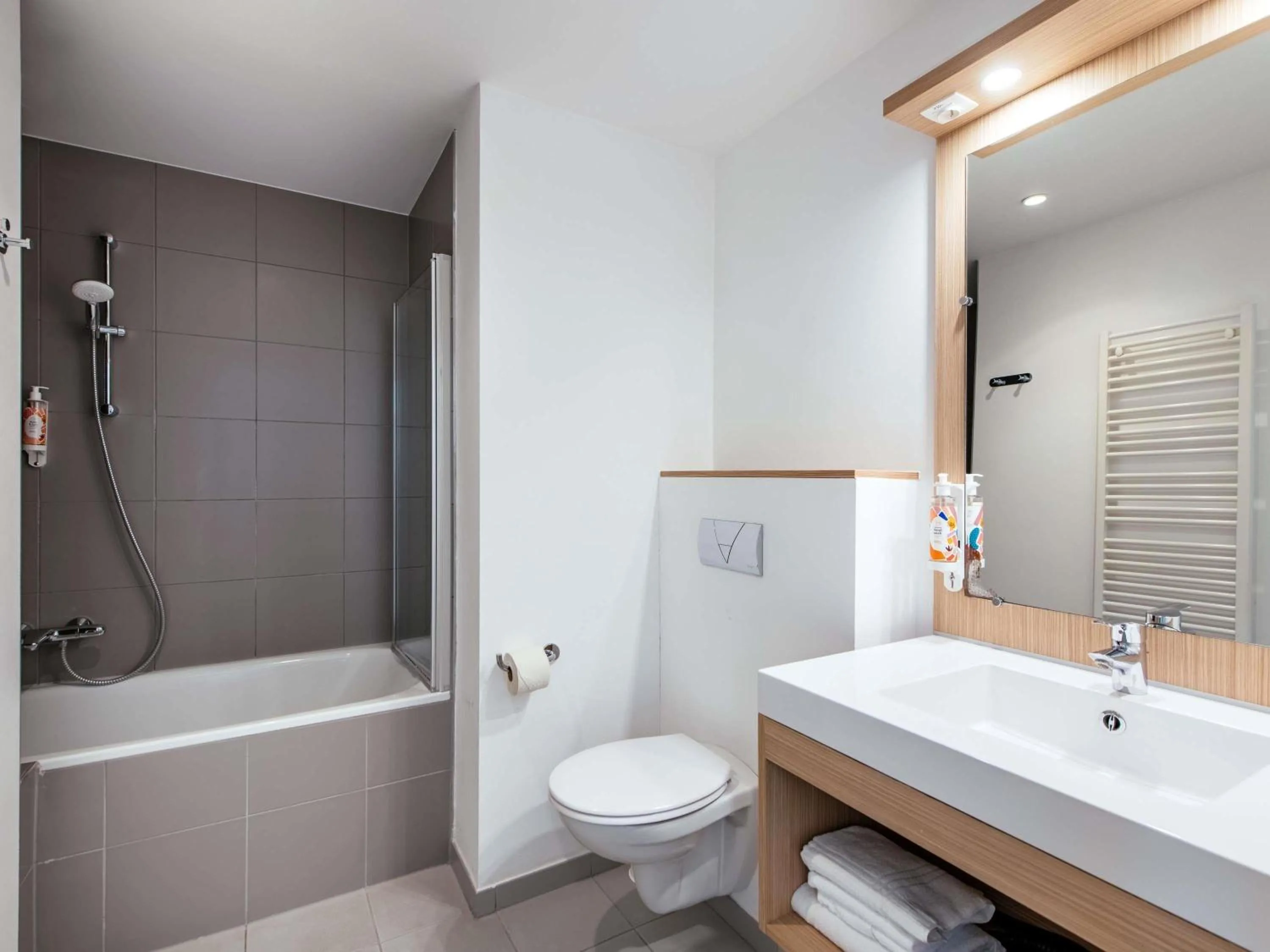 Bedroom in Aparthotel Adagio Access Bruxelles Europe Aparthotel