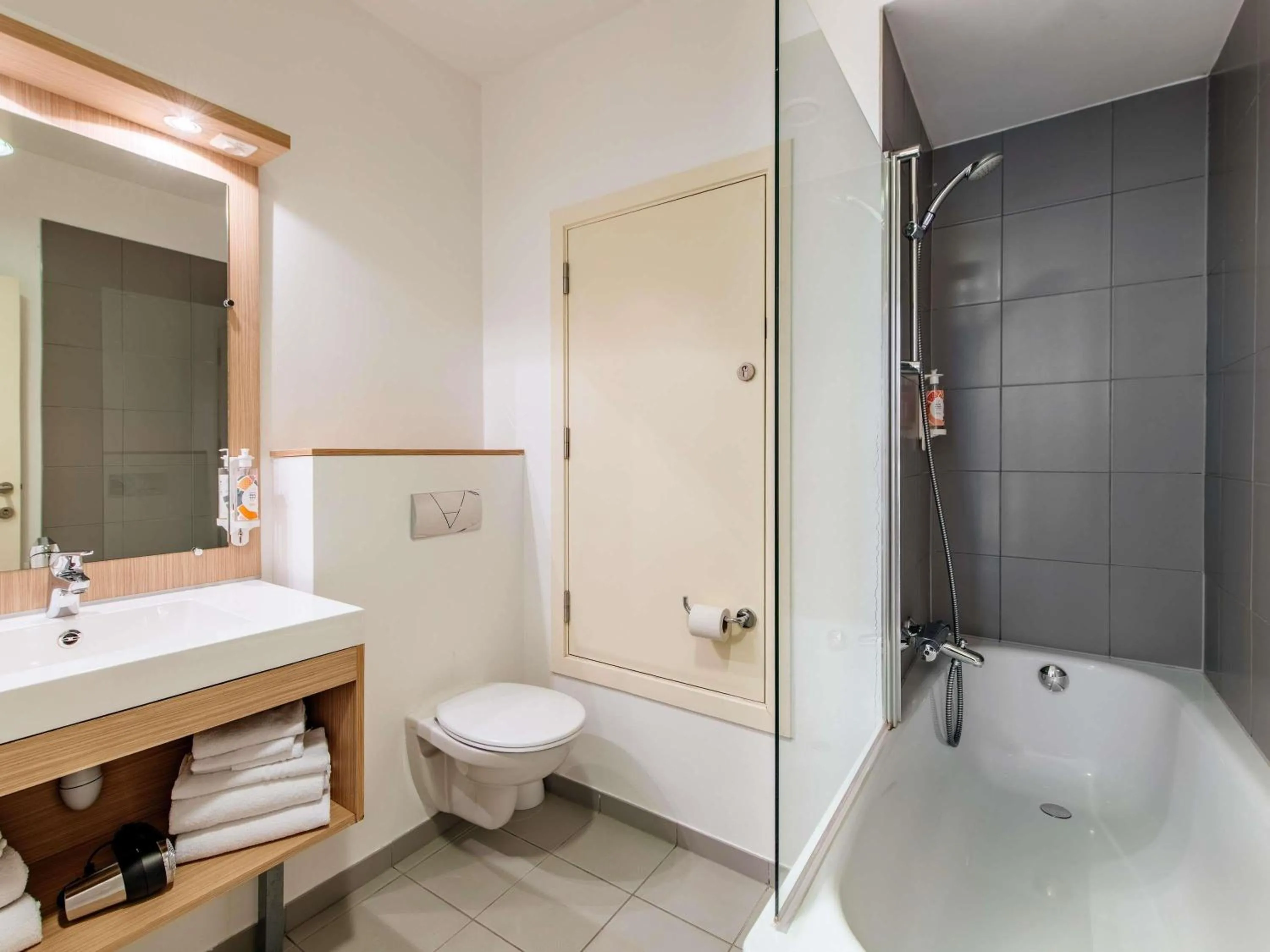 Bedroom in Aparthotel Adagio Access Bruxelles Europe Aparthotel