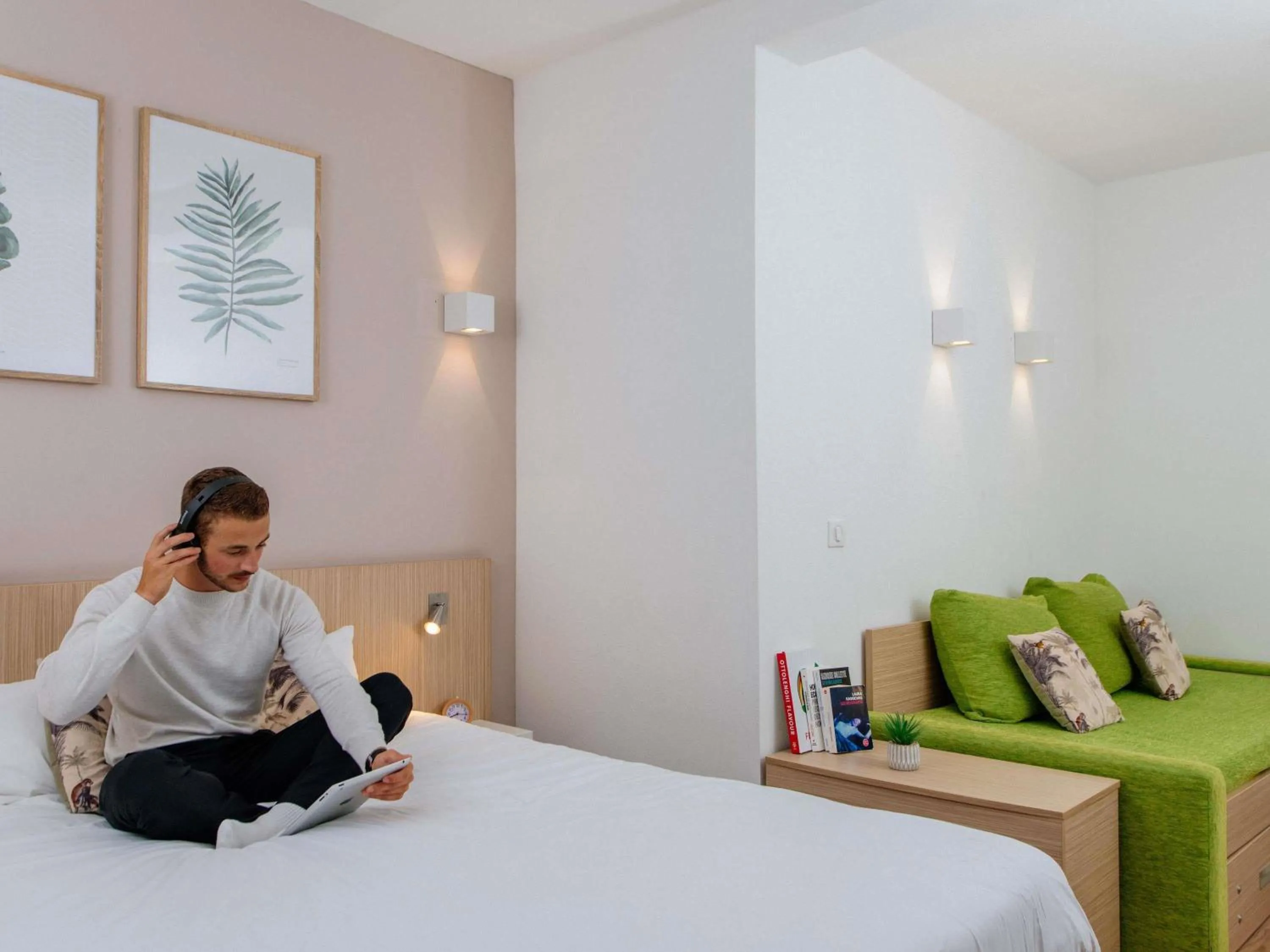 Bedroom, Bed in Aparthotel Adagio Access Bruxelles Europe Aparthotel