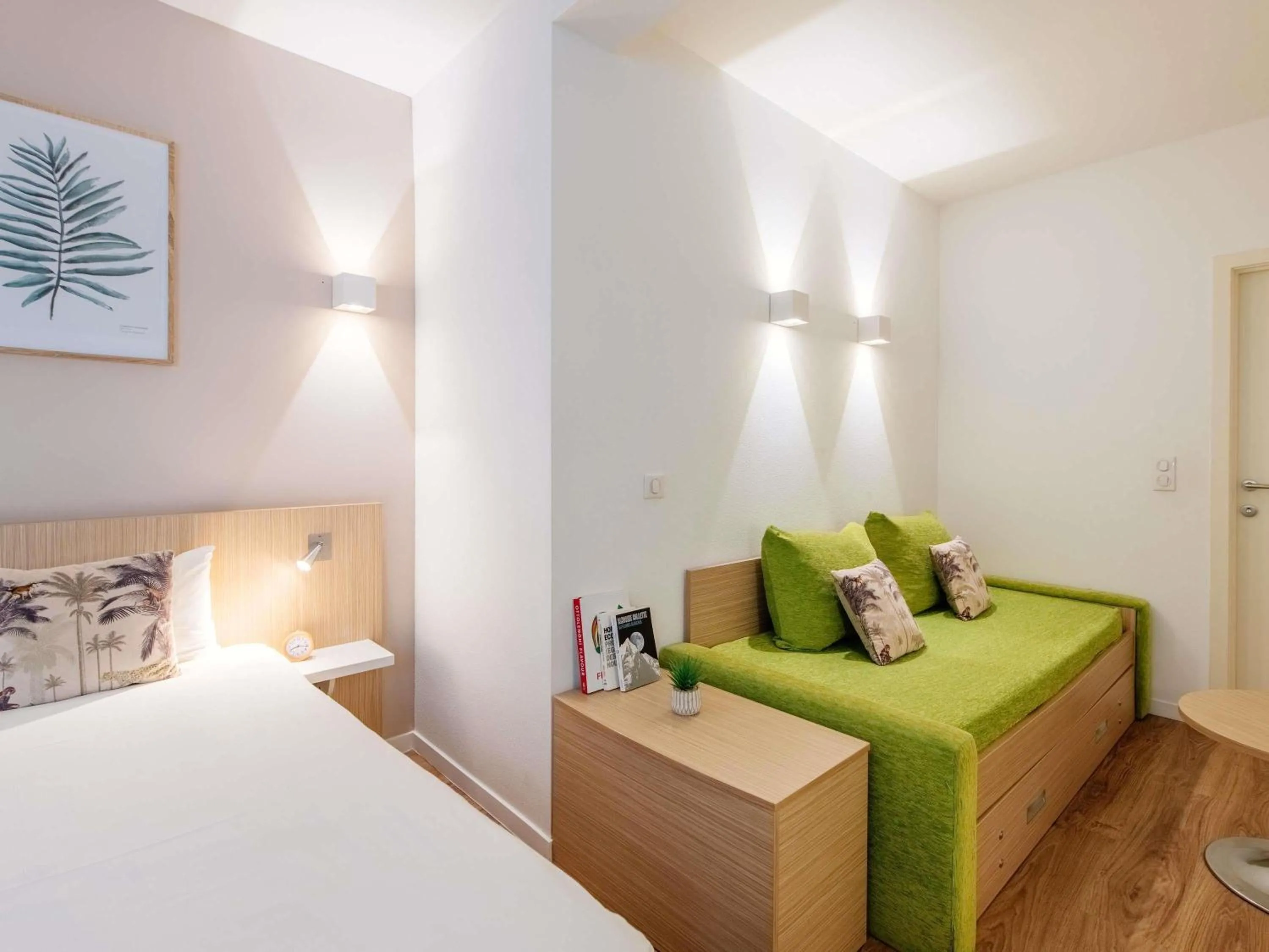 Bedroom, Bed in Aparthotel Adagio Access Bruxelles Europe Aparthotel