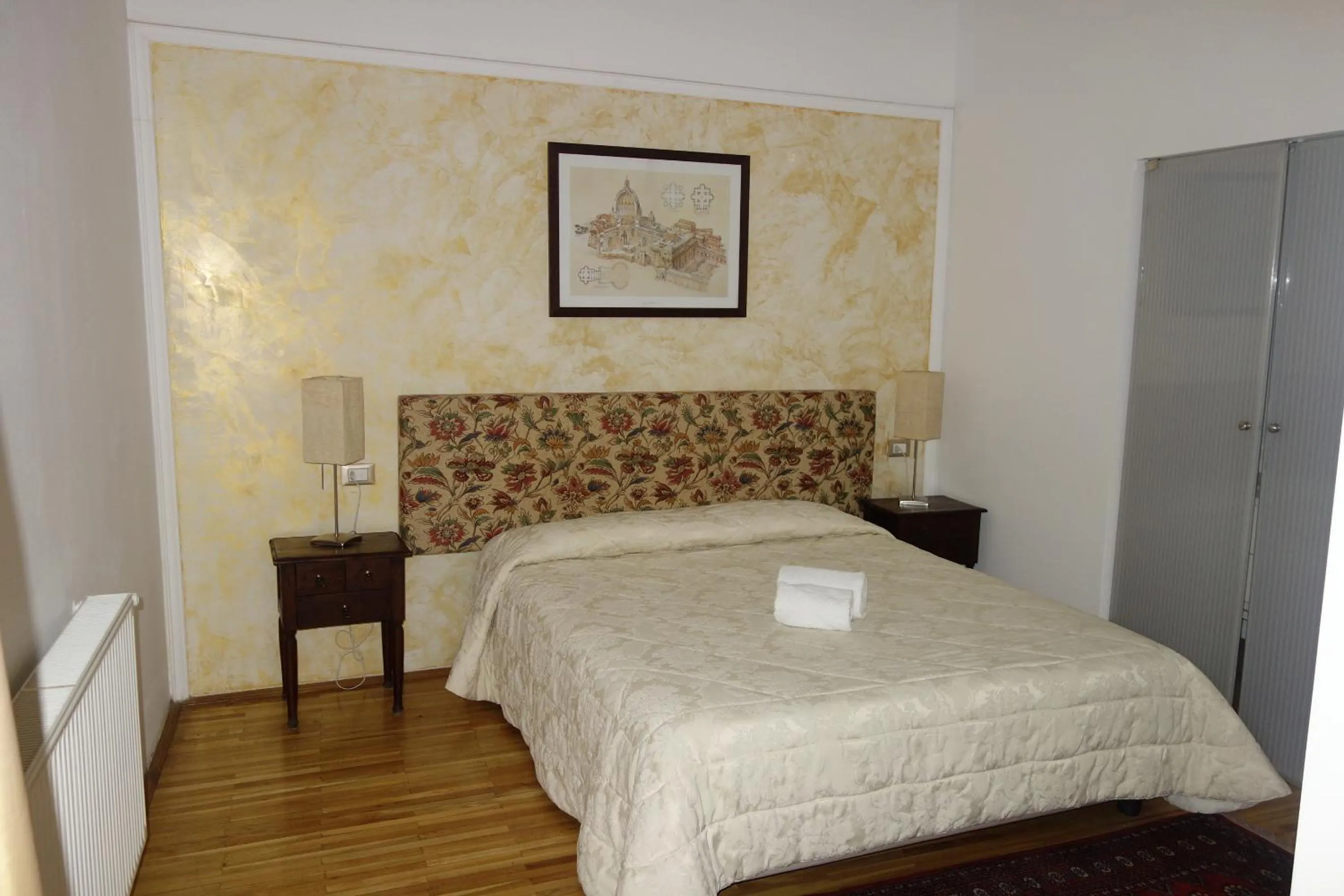 Bedroom, Bed in Prince Residence Apartments