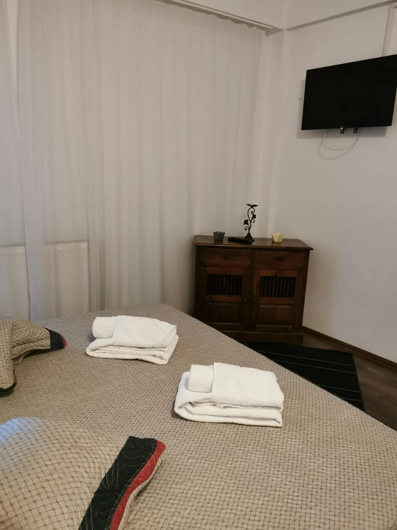 Bedroom, Bed in Prince Residence Apartments