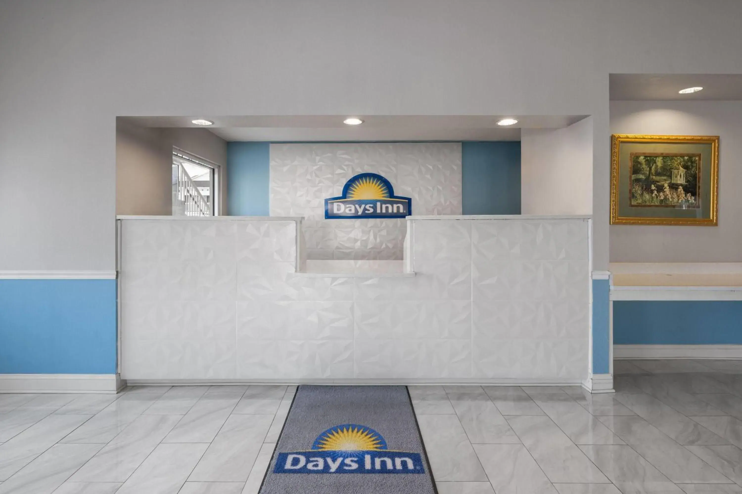 Lobby or reception in Days Inn by Wyndham Alma Lobby or reception in Days Inn by Wyndham Alma