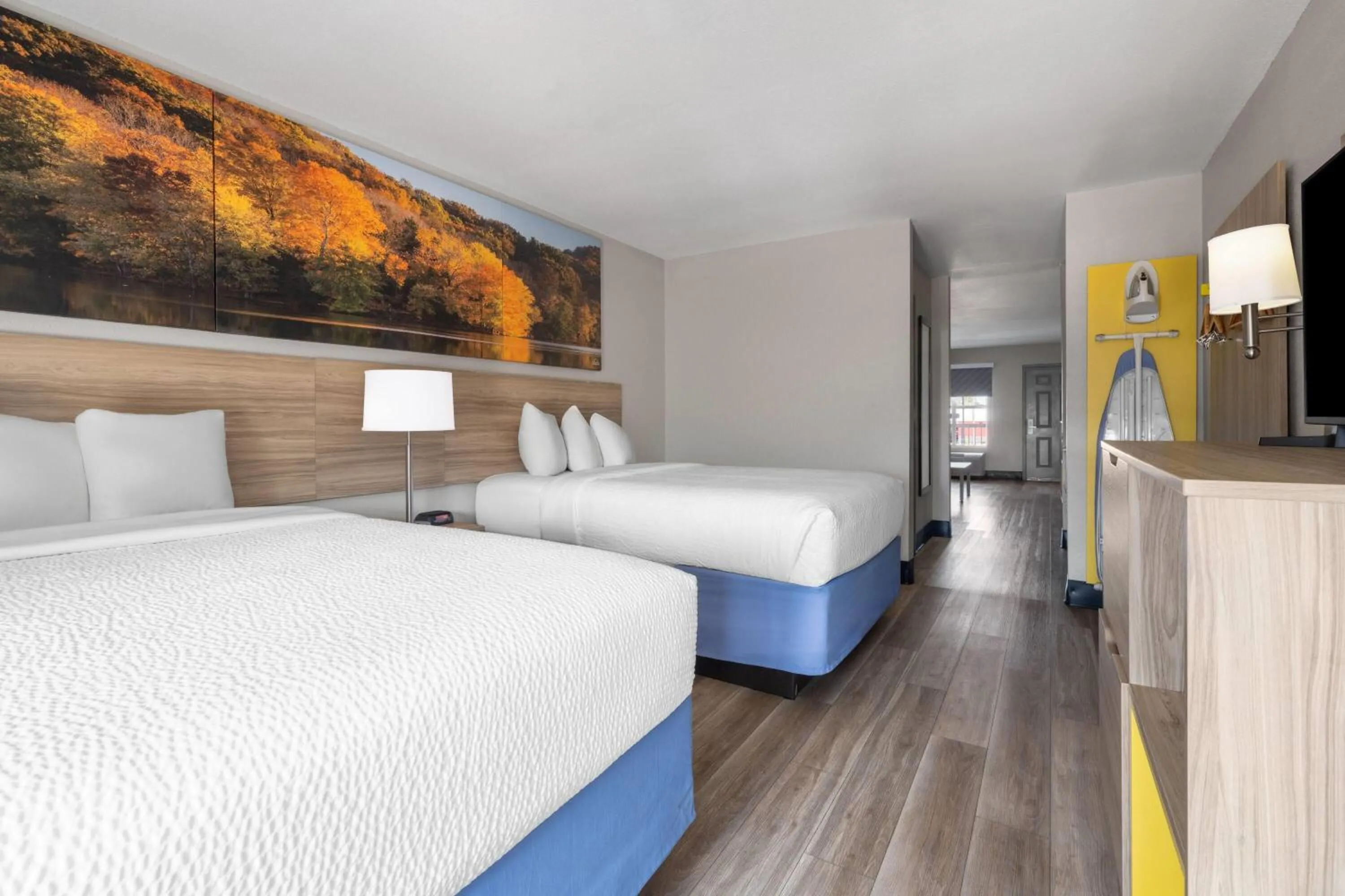 Photo of the whole room, Bed in Days Inn by Wyndham Alma