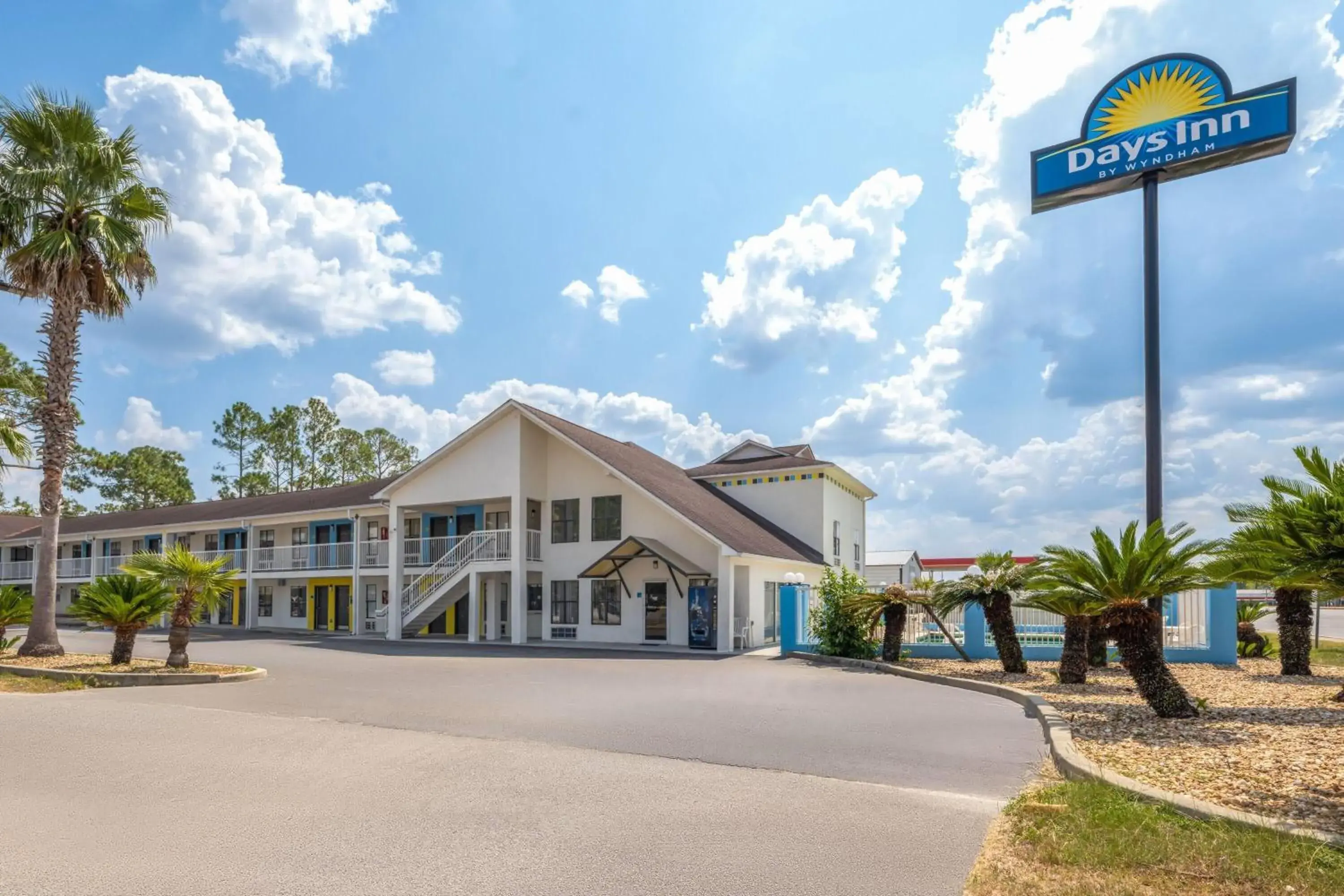 Property building in Days Inn by Wyndham Alma Property building in Days Inn by Wyndham Alma