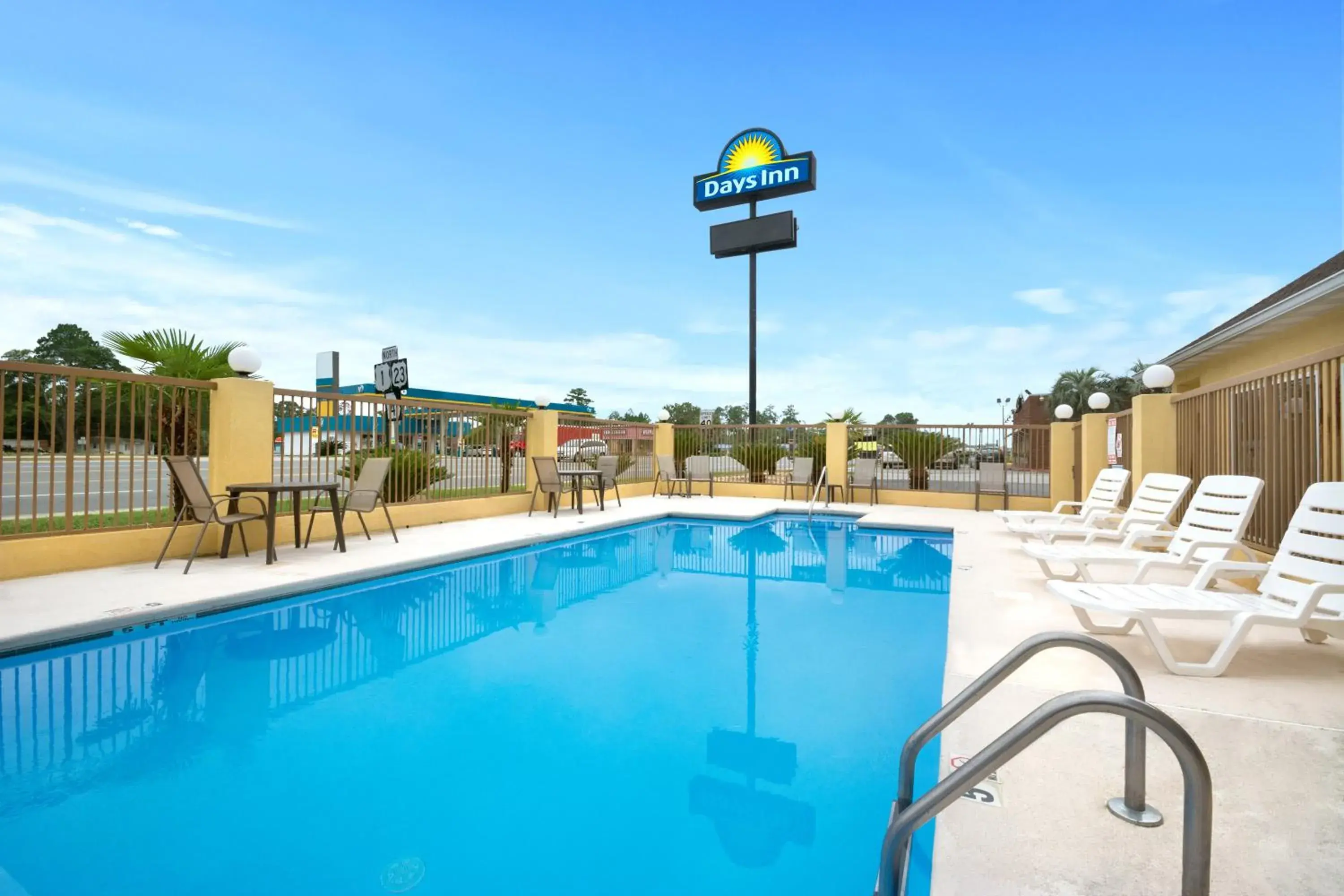 Swimming pool in Days Inn by Wyndham Alma Swimming pool in Days Inn by Wyndham Alma