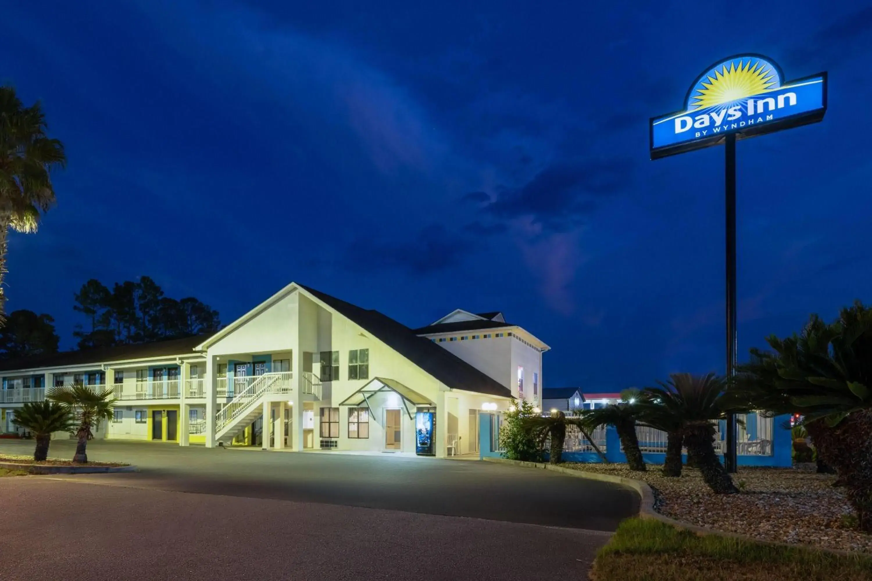 Property building in Days Inn by Wyndham Alma Property building in Days Inn by Wyndham Alma