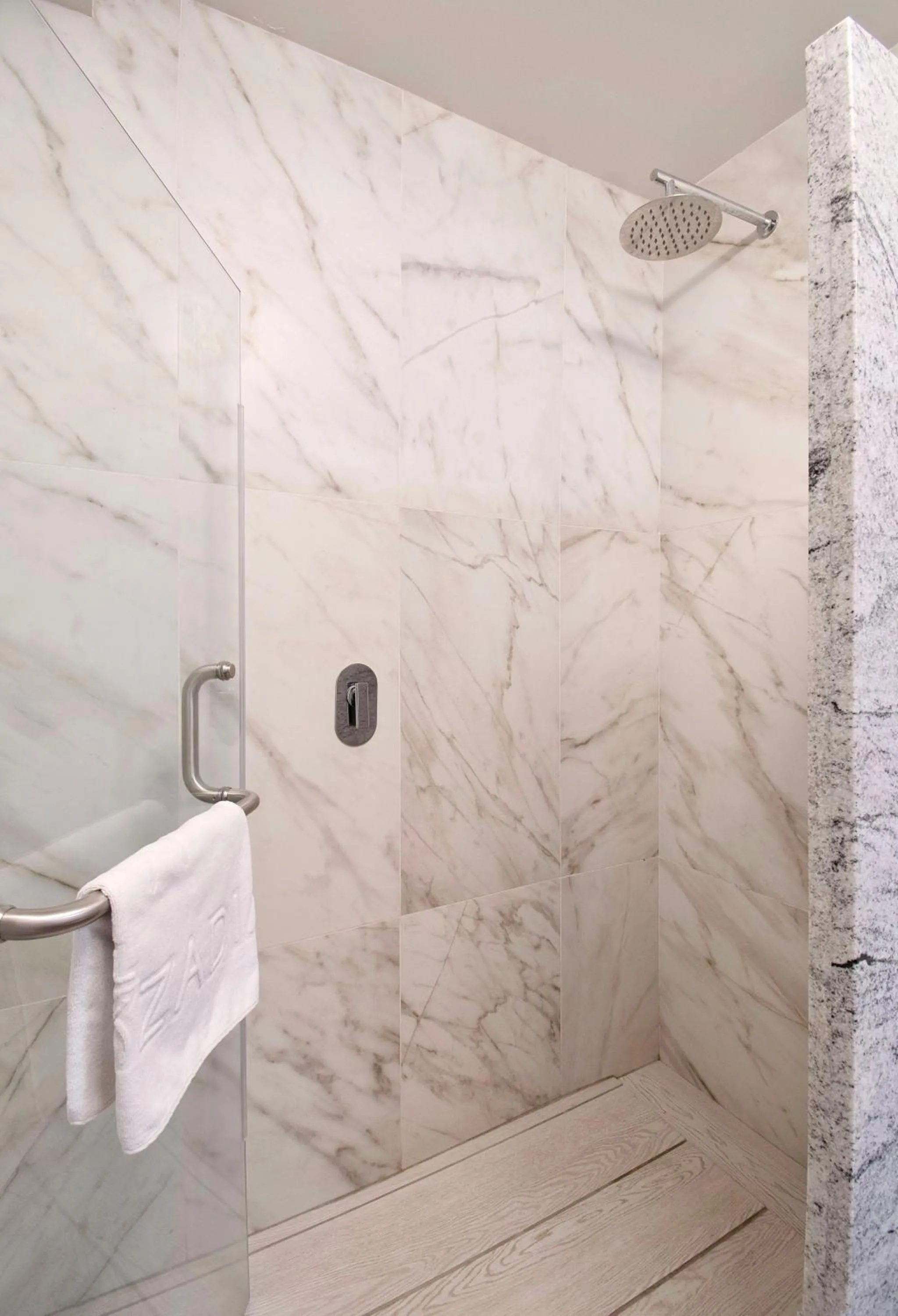 Shower in Hotel Plaza Diana