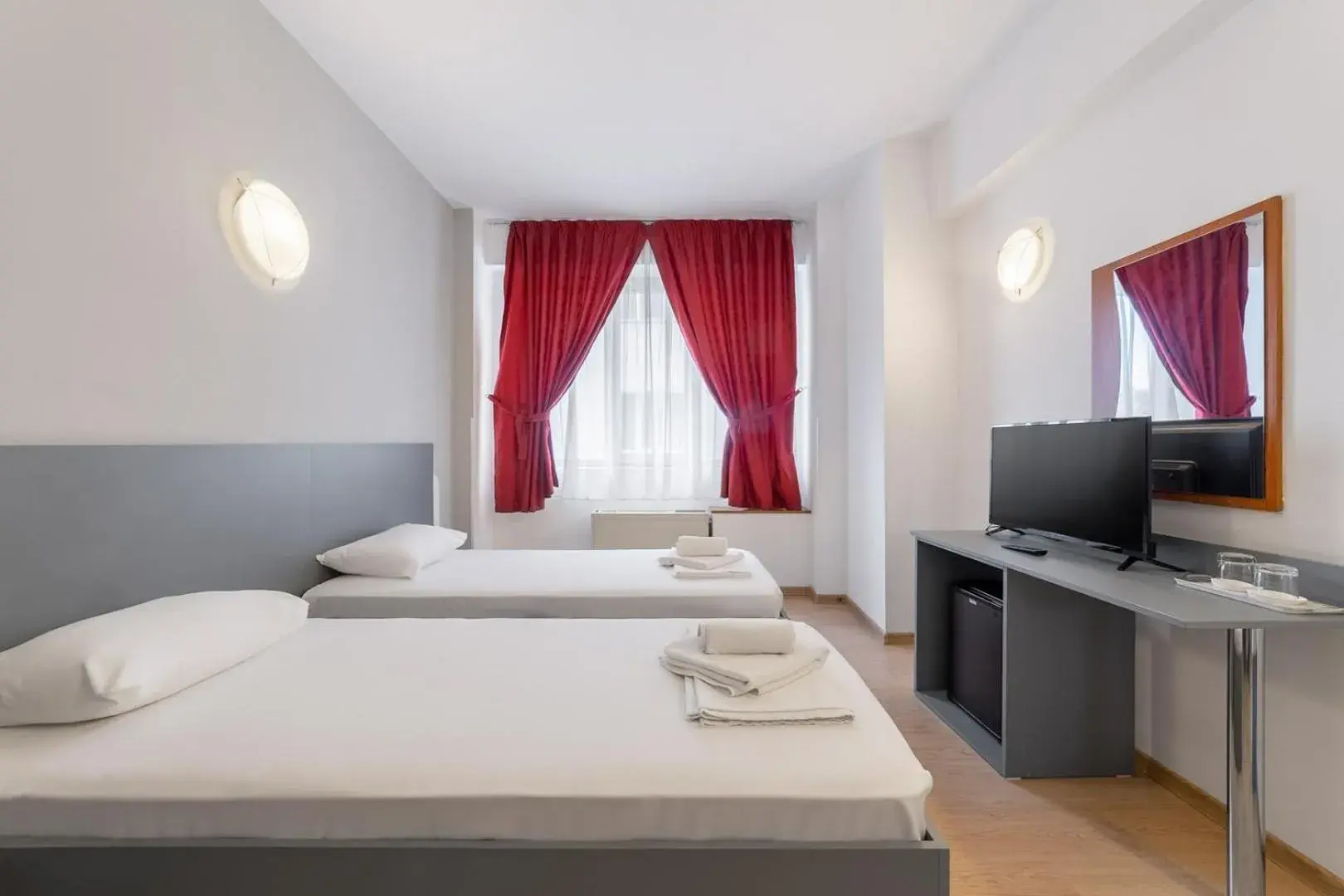 Photo of the whole room, Bed in Elizeu Hotel Photo of the whole room, Bed in Elizeu Hotel