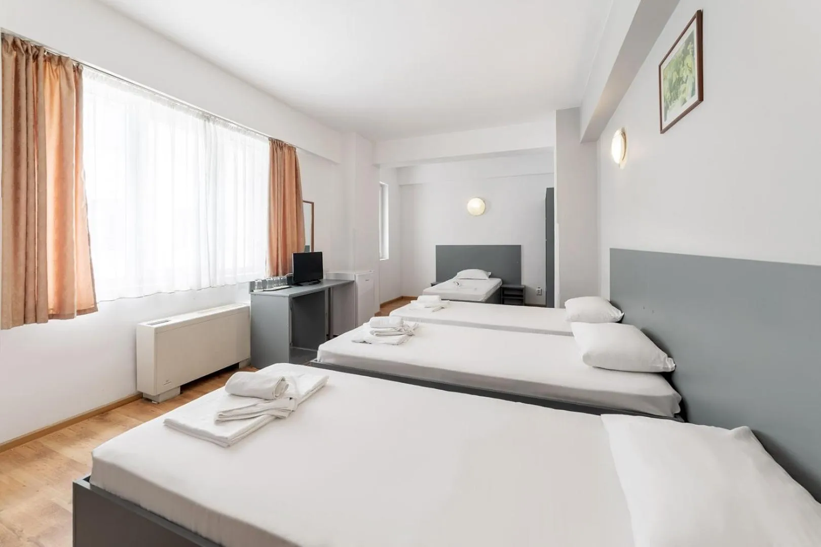 Photo of the whole room, Bed in Elizeu Hotel