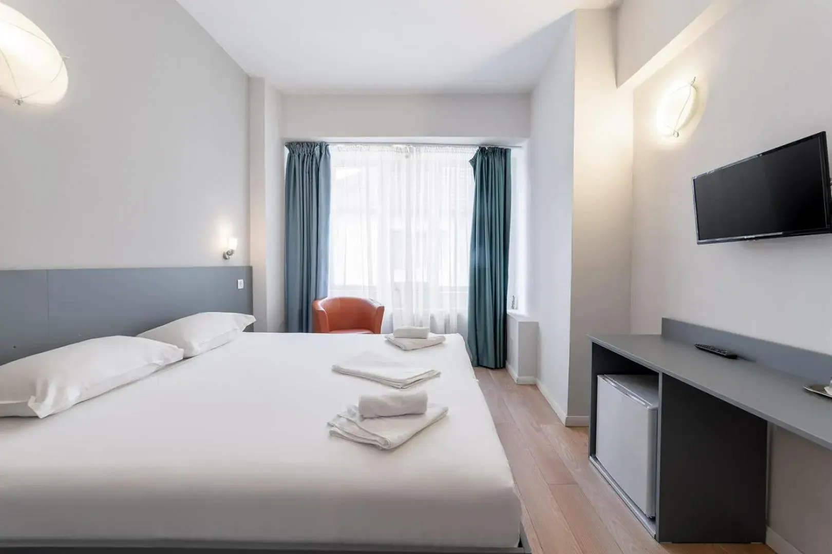 Photo of the whole room, Bed in Elizeu Hotel Photo of the whole room, Bed in Elizeu Hotel