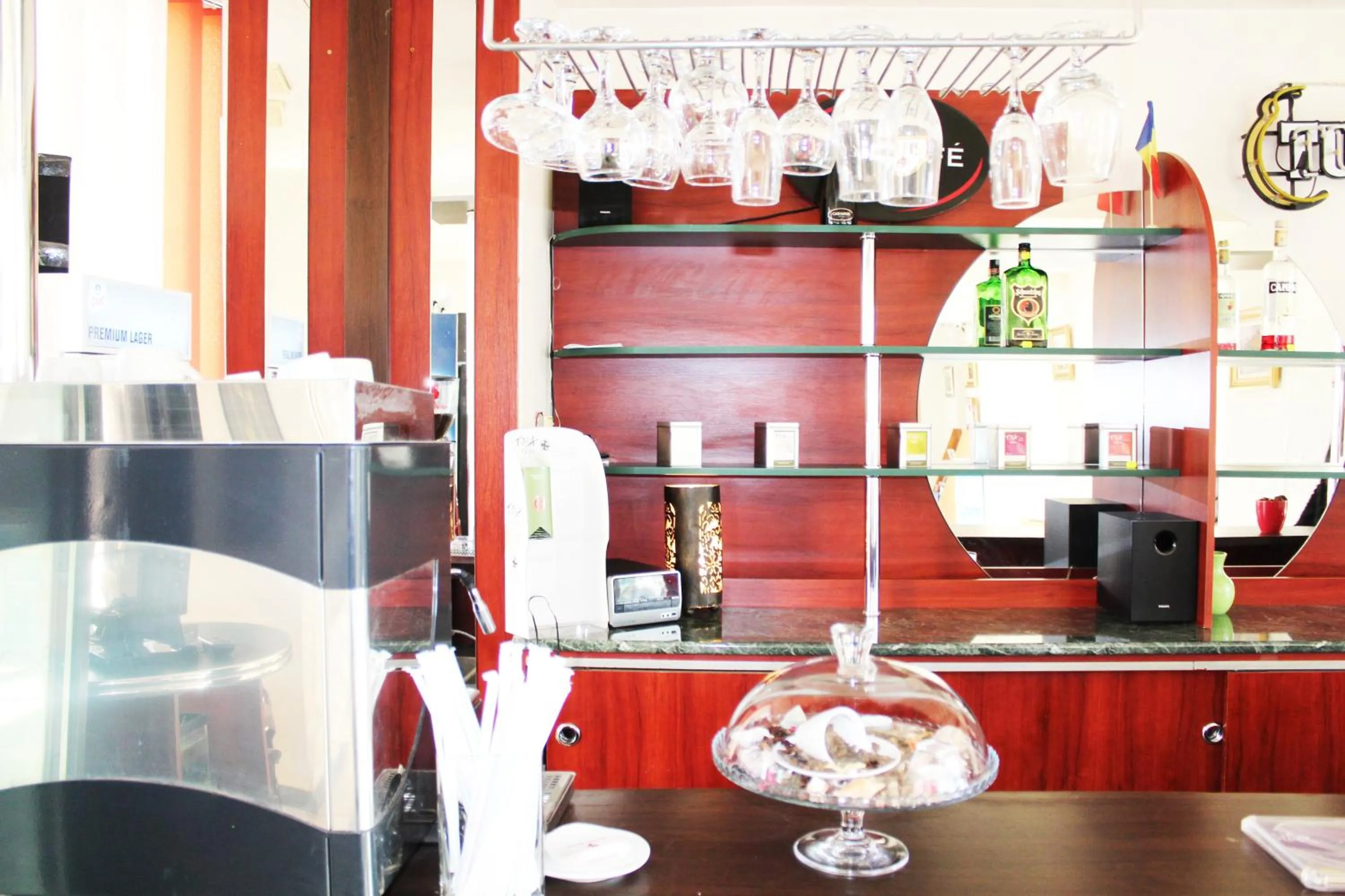 Communal lounge/ TV room in Elizeu Hotel