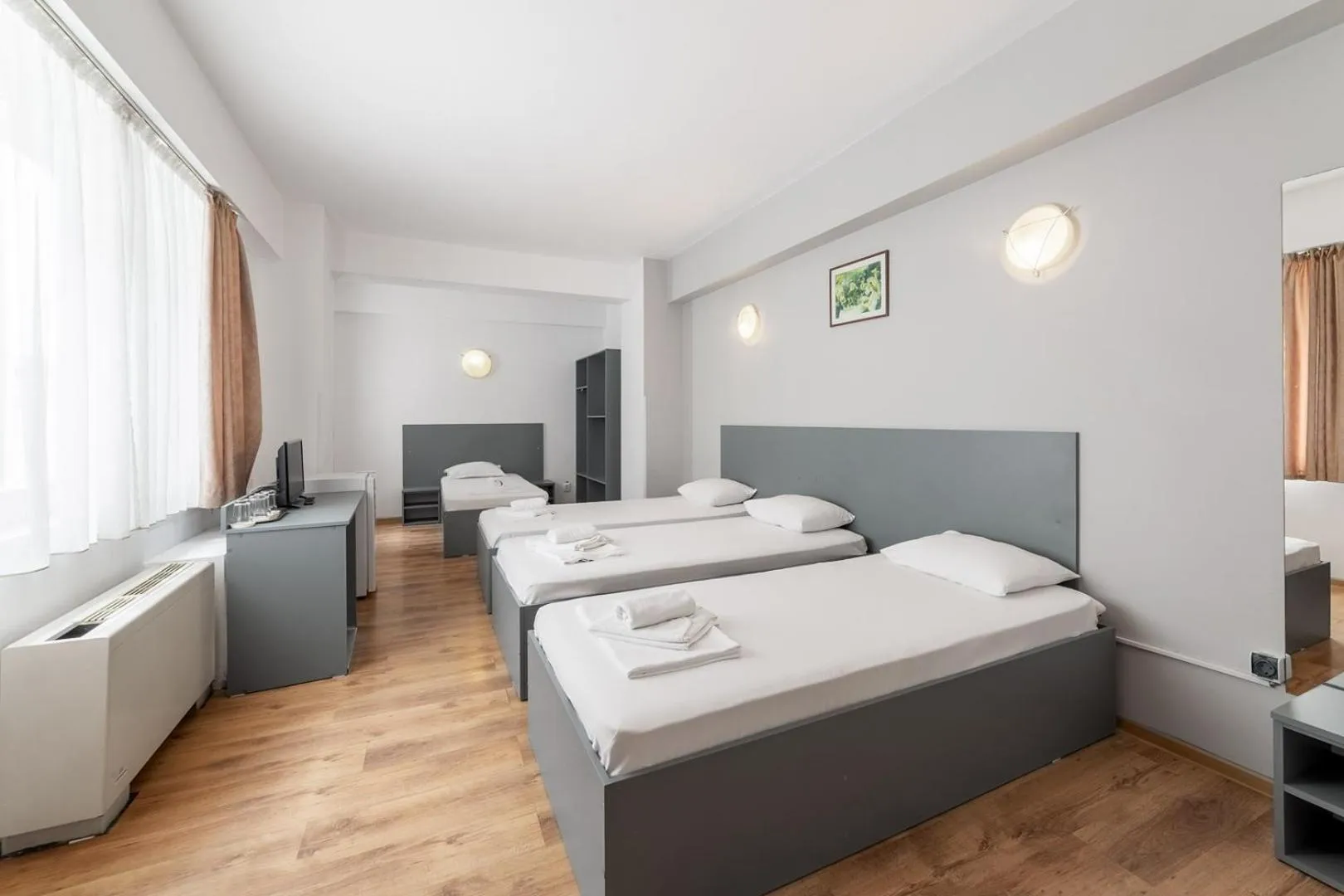 Photo of the whole room, Bed in Elizeu Hotel