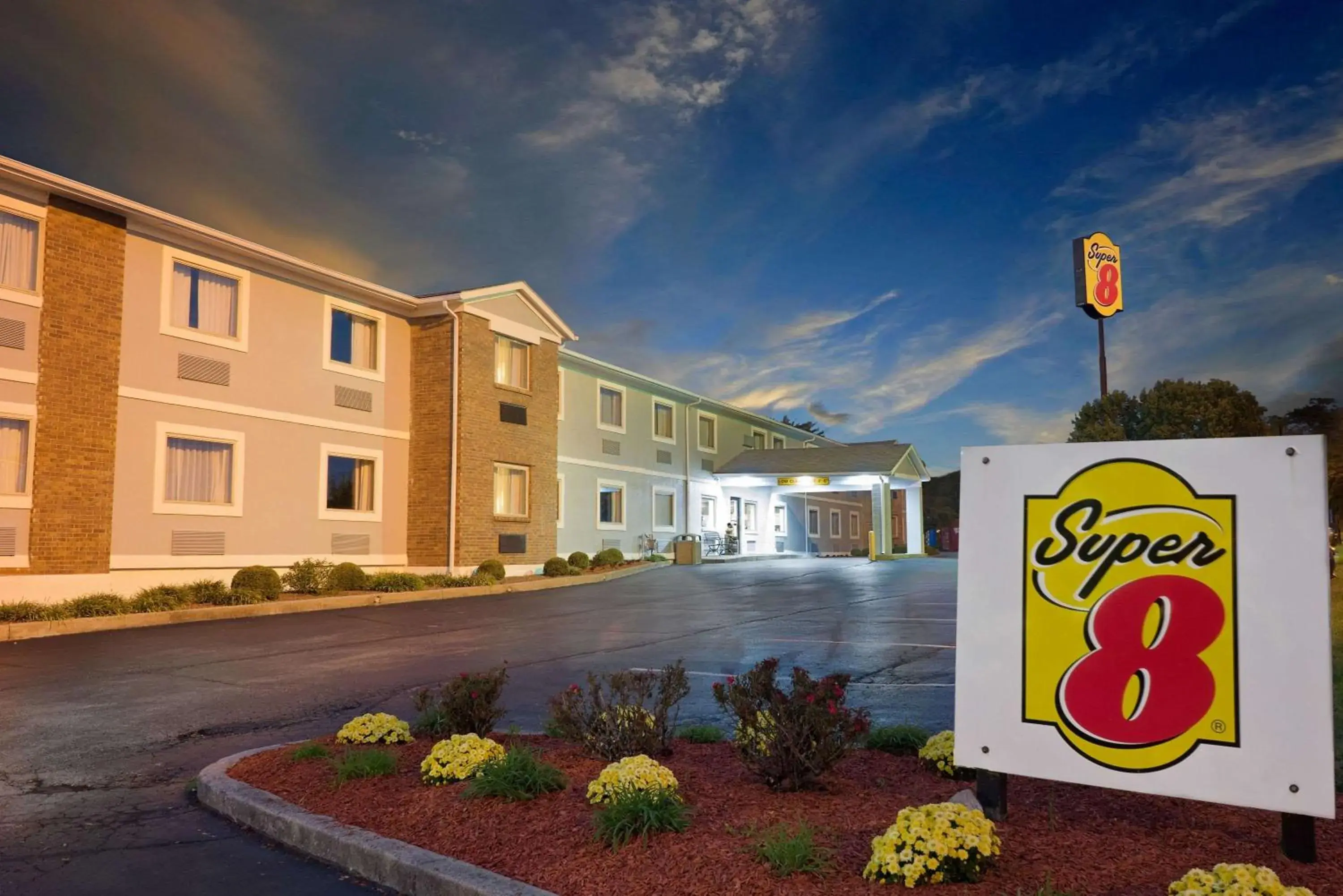 Super 8 by Wyndham Lexington Hamburg Area Super 8 by Wyndham Lexington Hamburg Area