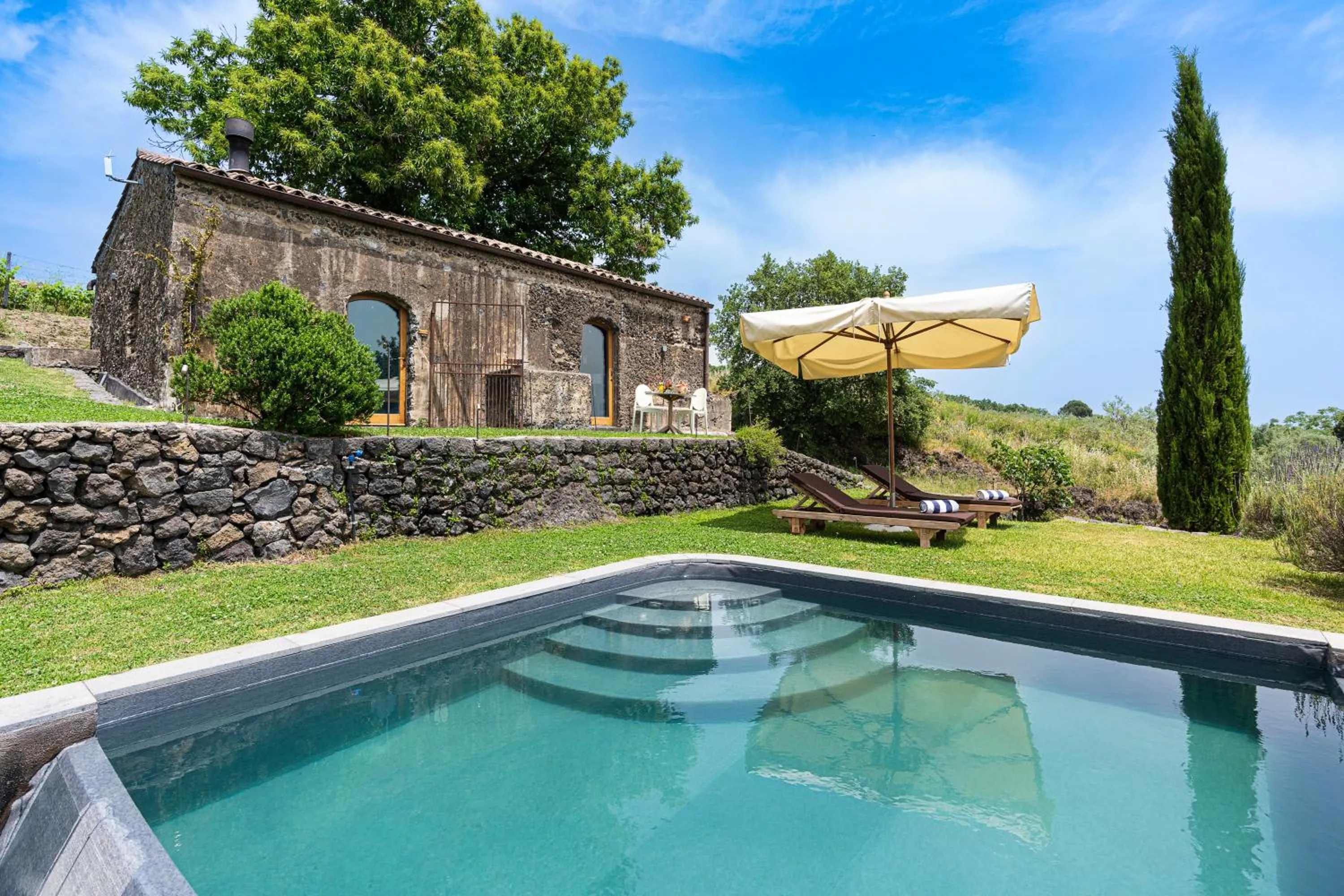 Swimming pool in Monaci delle Terre Nere