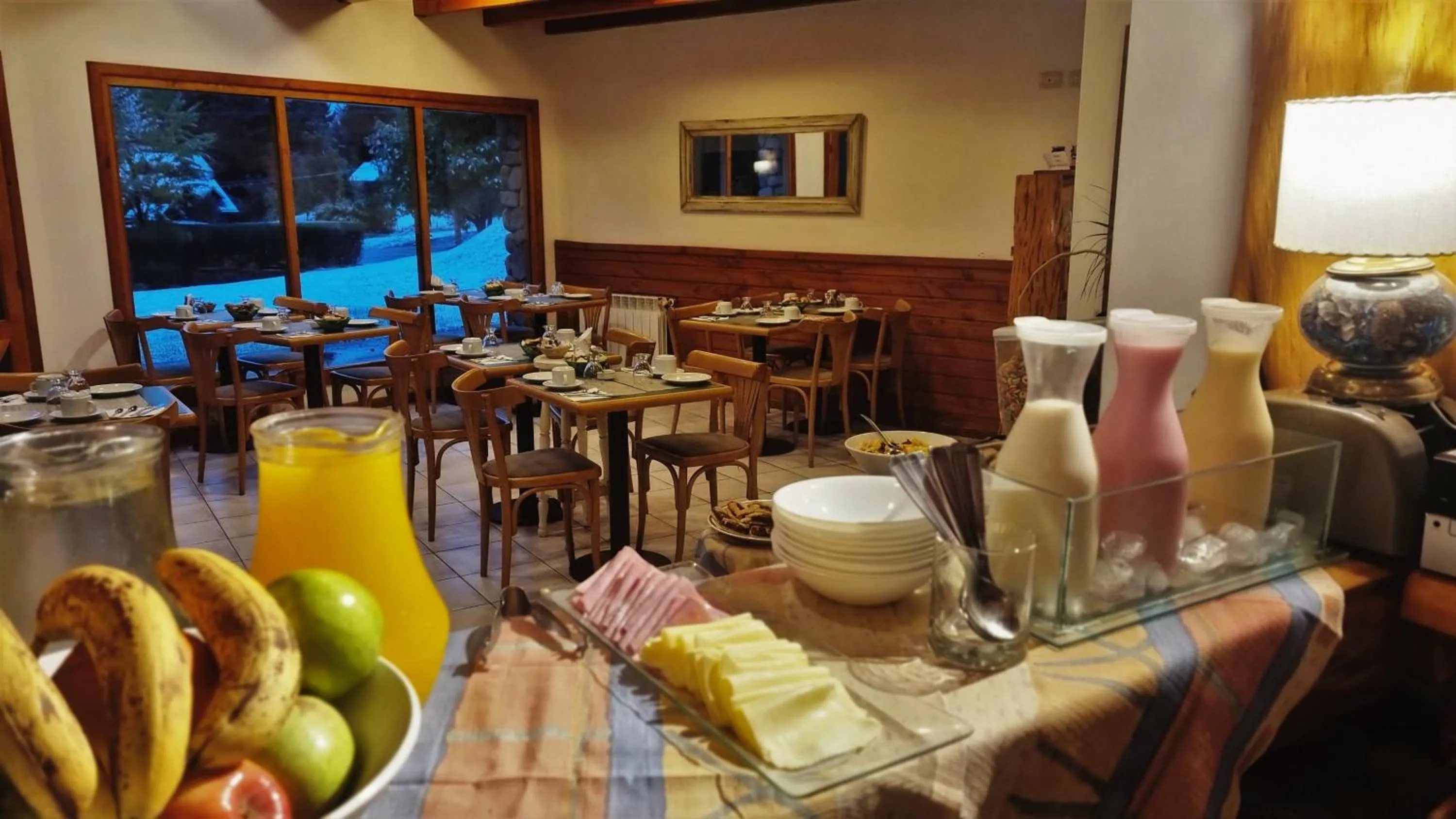 Buffet breakfast in Encanto del Rio